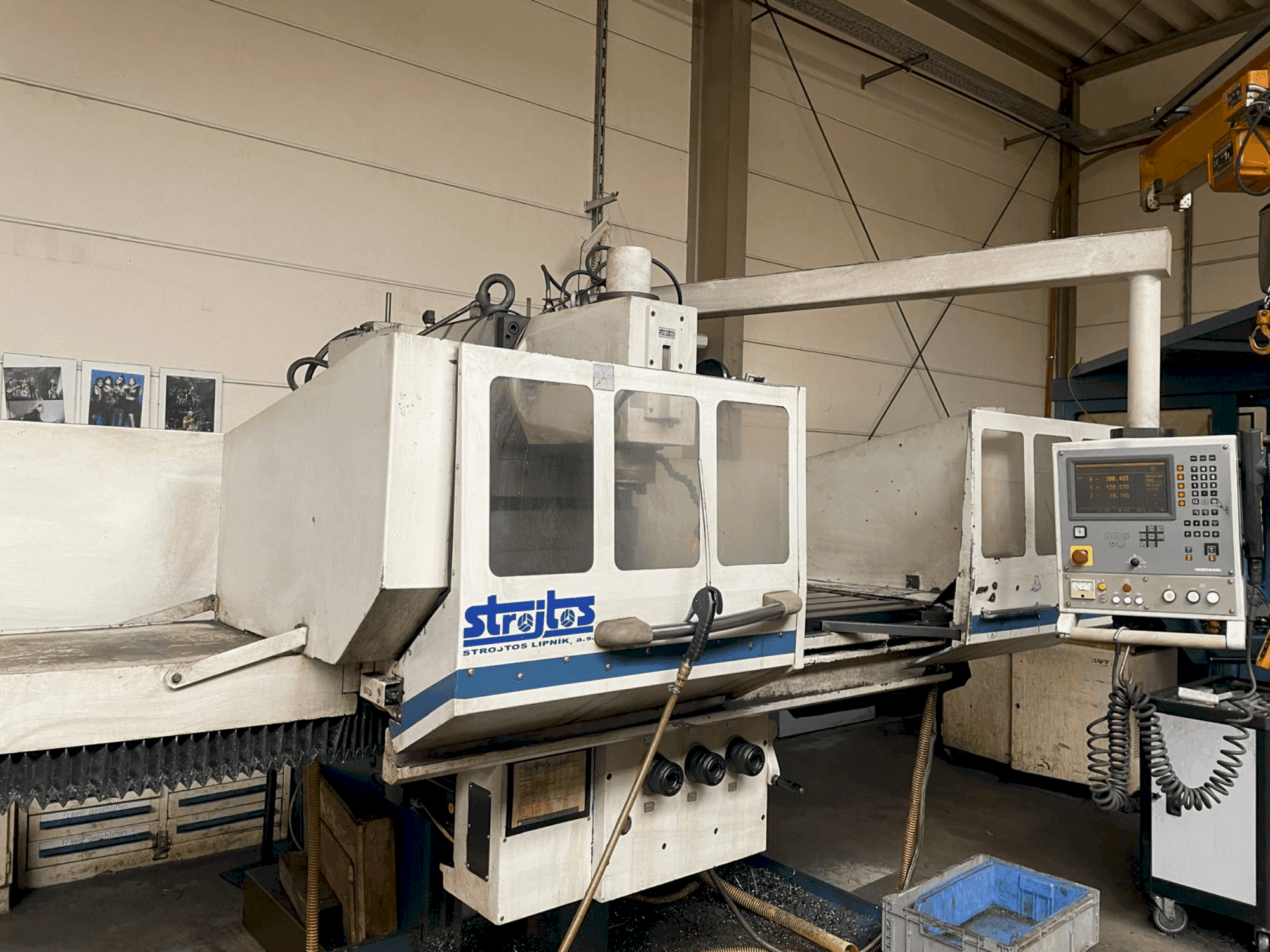 Вид станка Strojtos  FGS 63 NCP  спереди