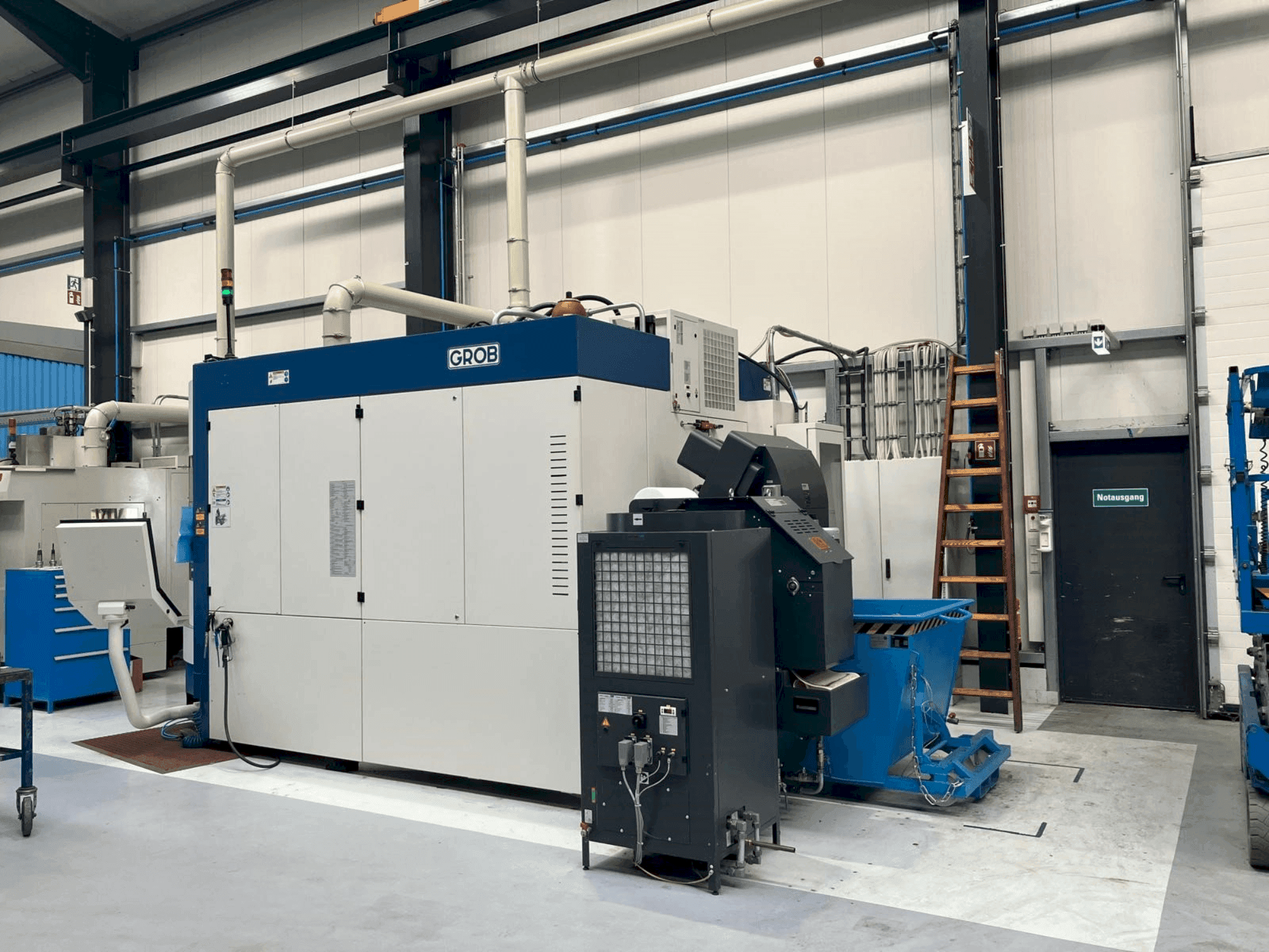 Вид станка GROB G550a  спереди