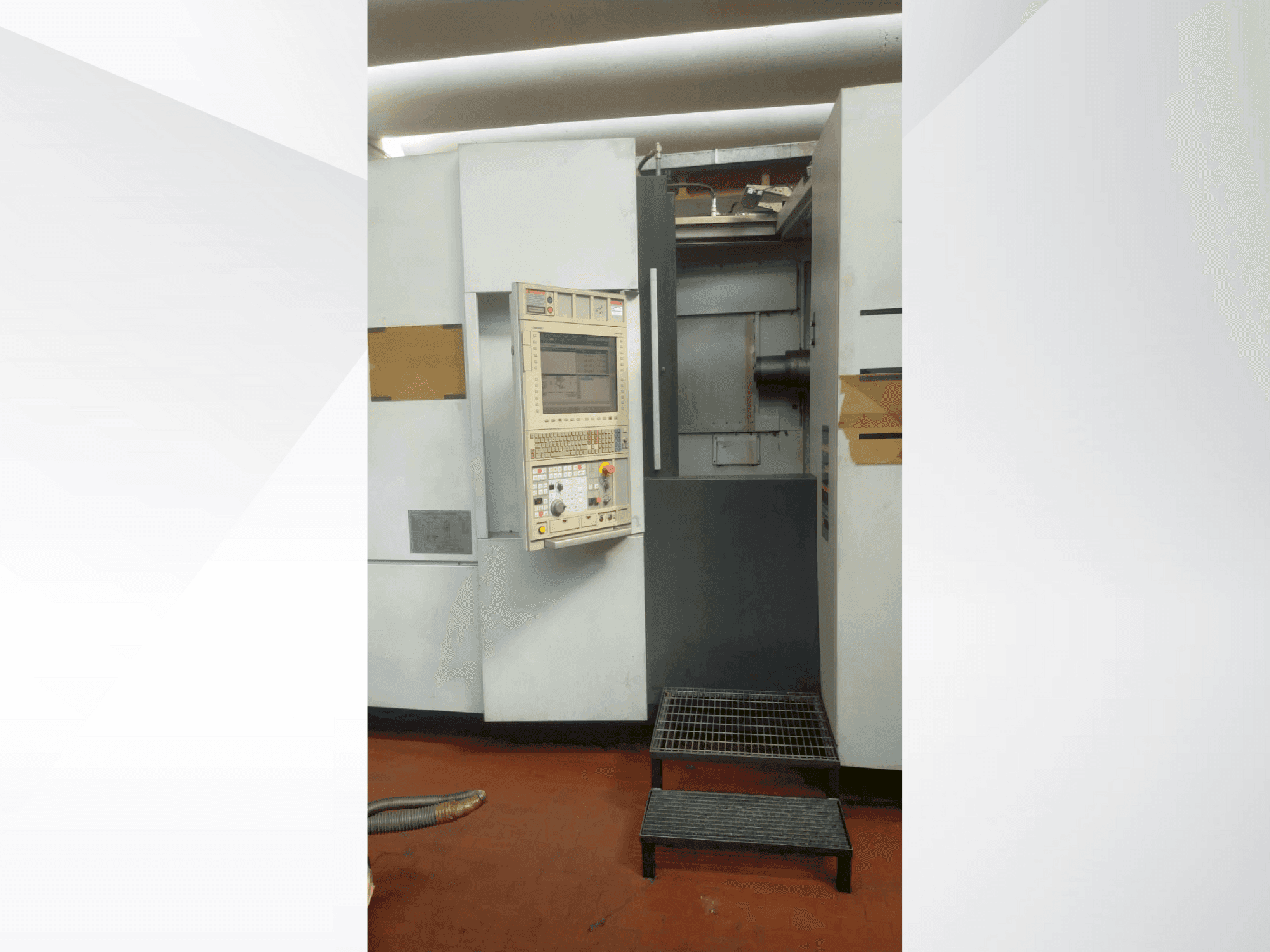 Вид станка MORI SEIKI NH 5000/40 DCG  спереди