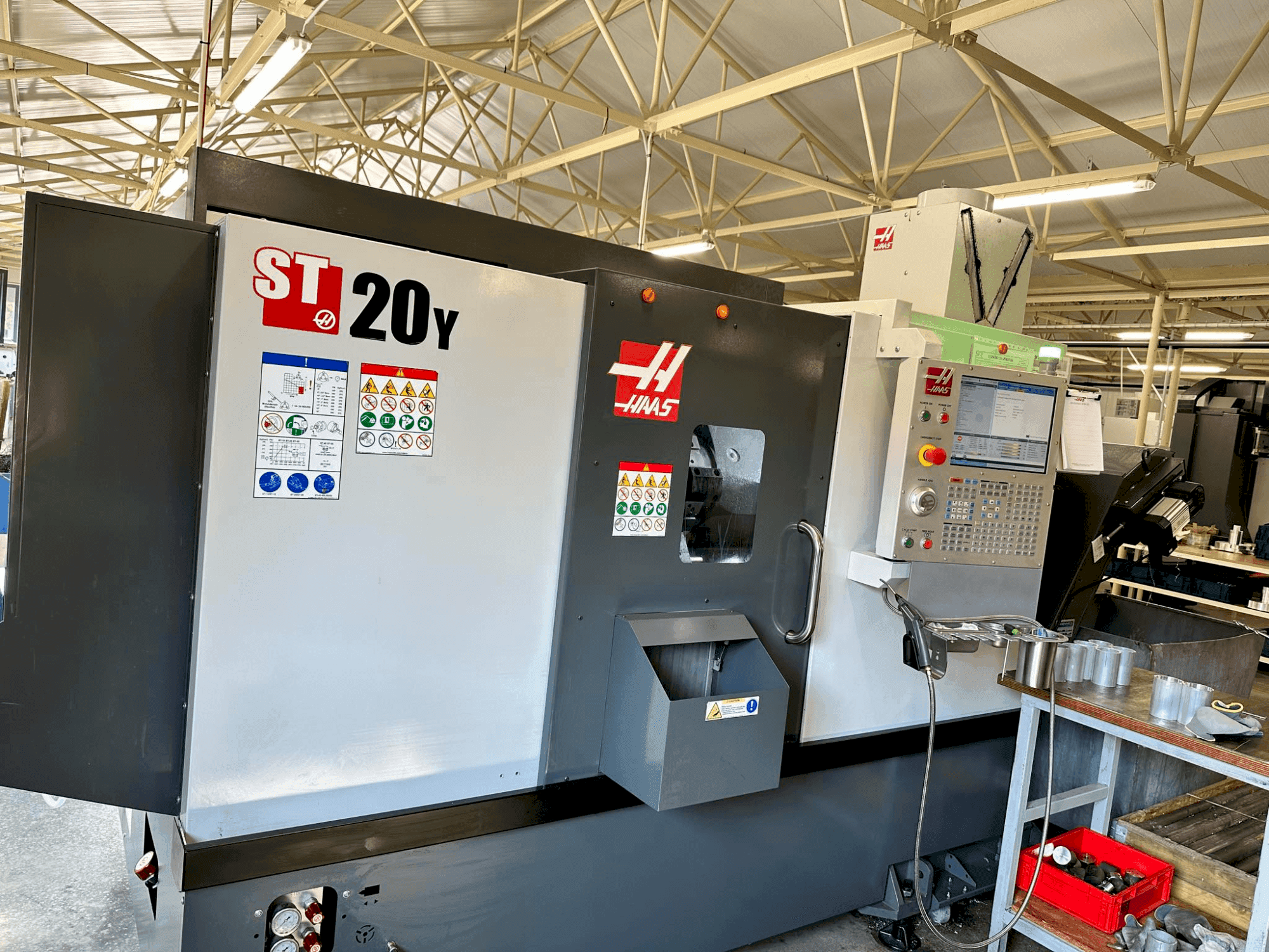 Вид станка HAAS ST-20Y (2022)  спереди