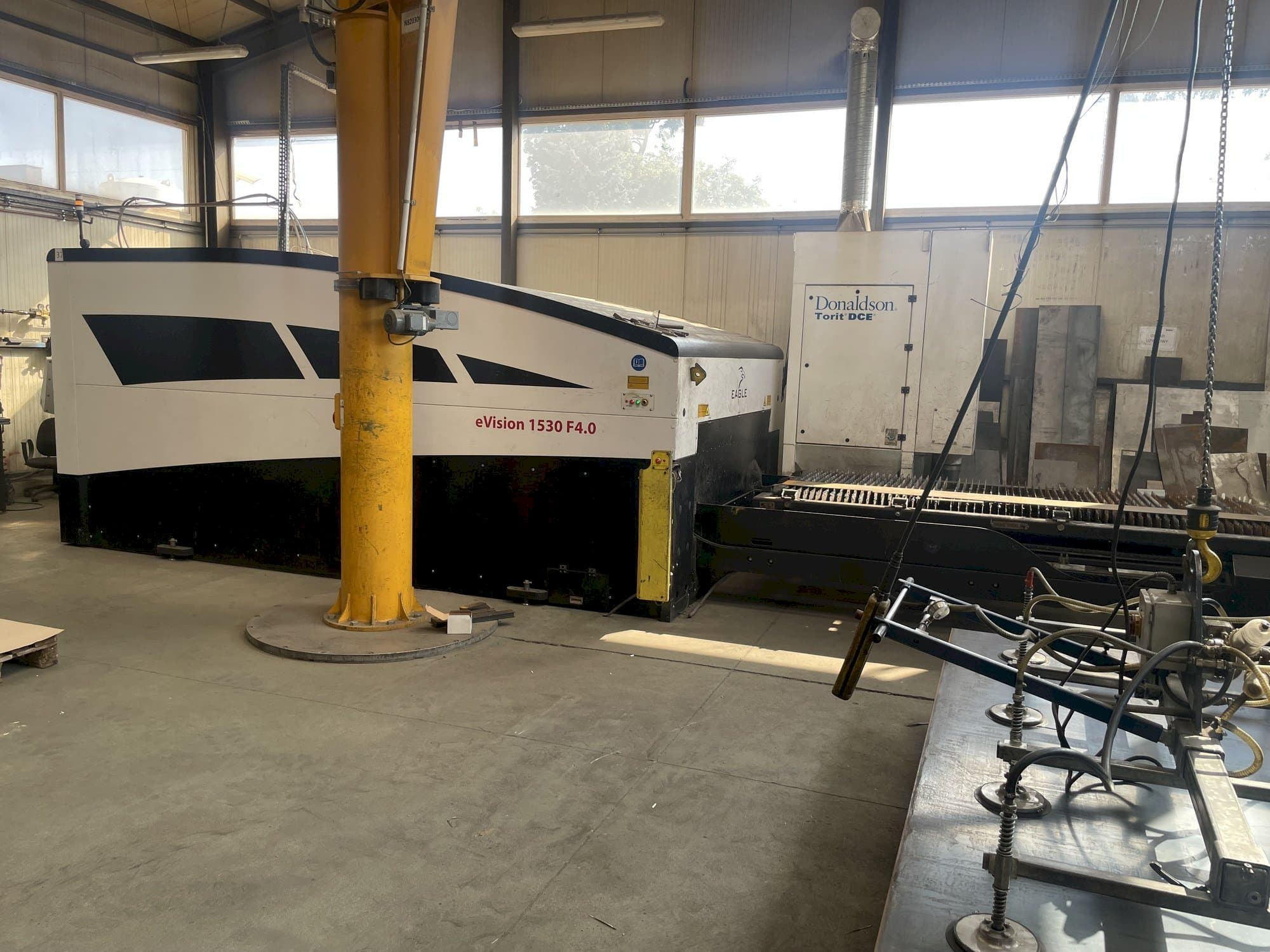 Вид станка EAGLE eVision 1530 F4.0  спереди