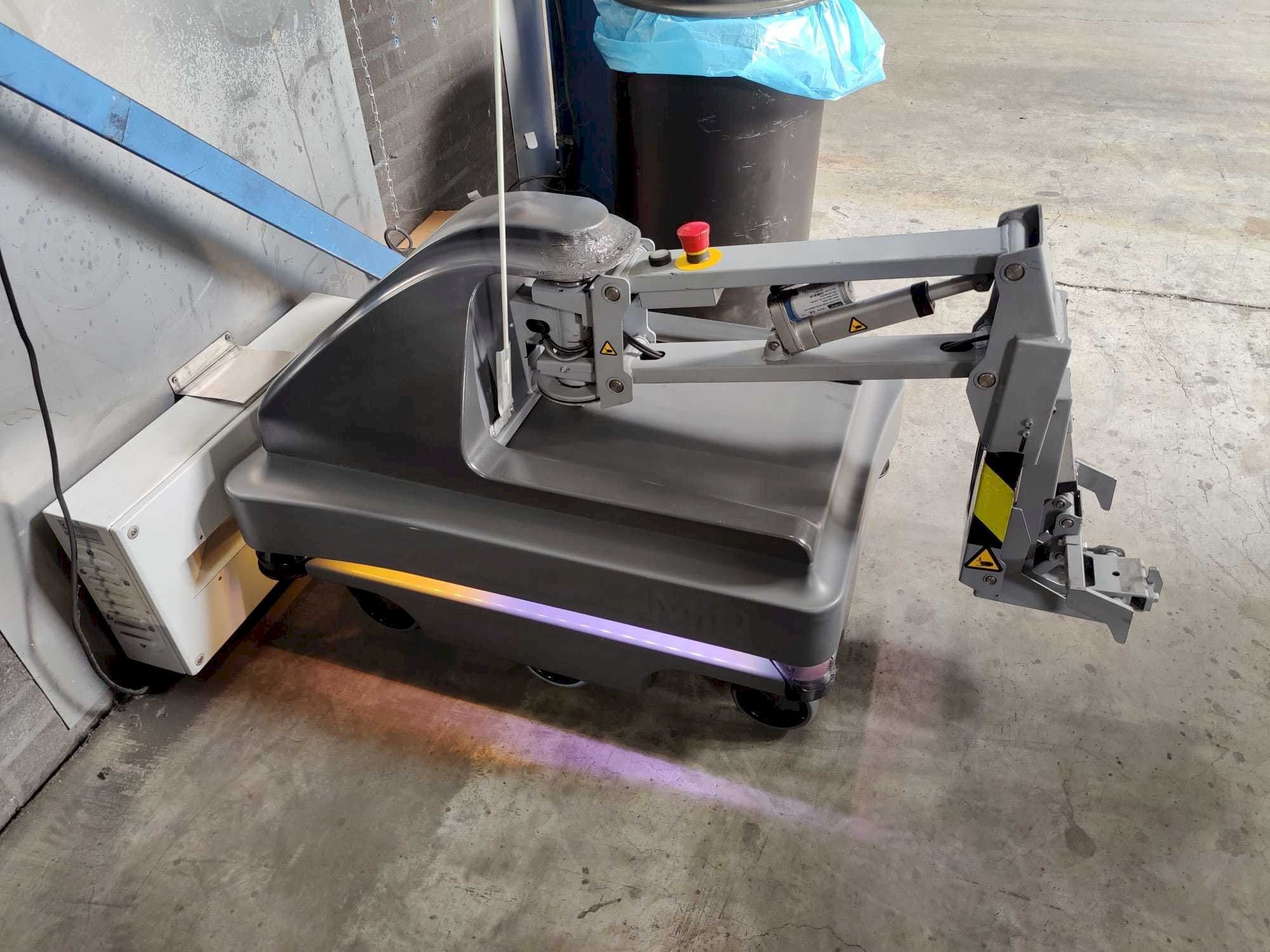 Вид станка MIR 200  спереди