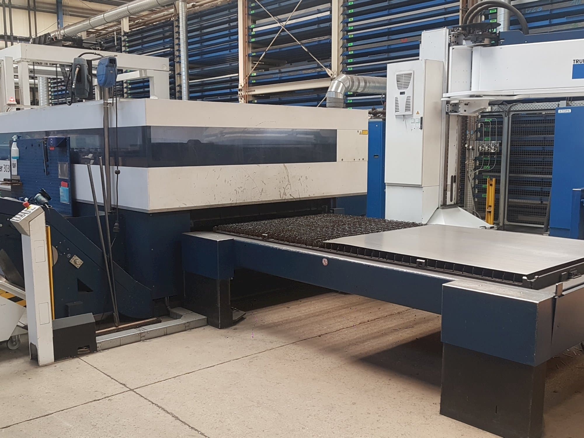 Вид станка Trumpf TruLaser 3030 L20  спереди