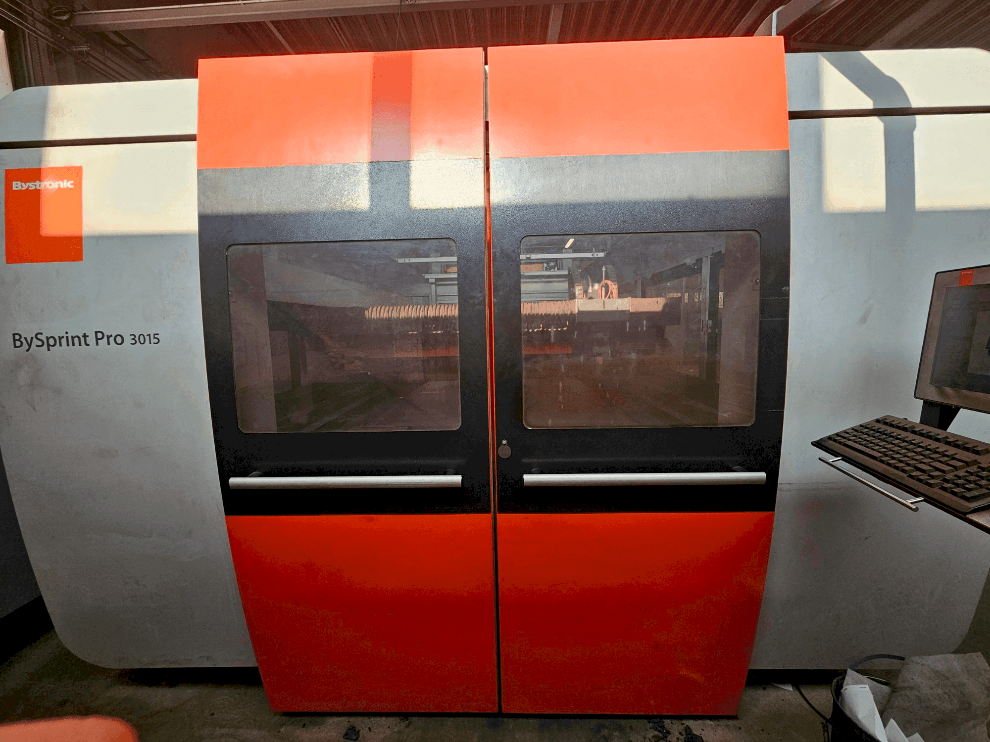 Вид станка Bystronic Bysprint Pro 3015  спереди
