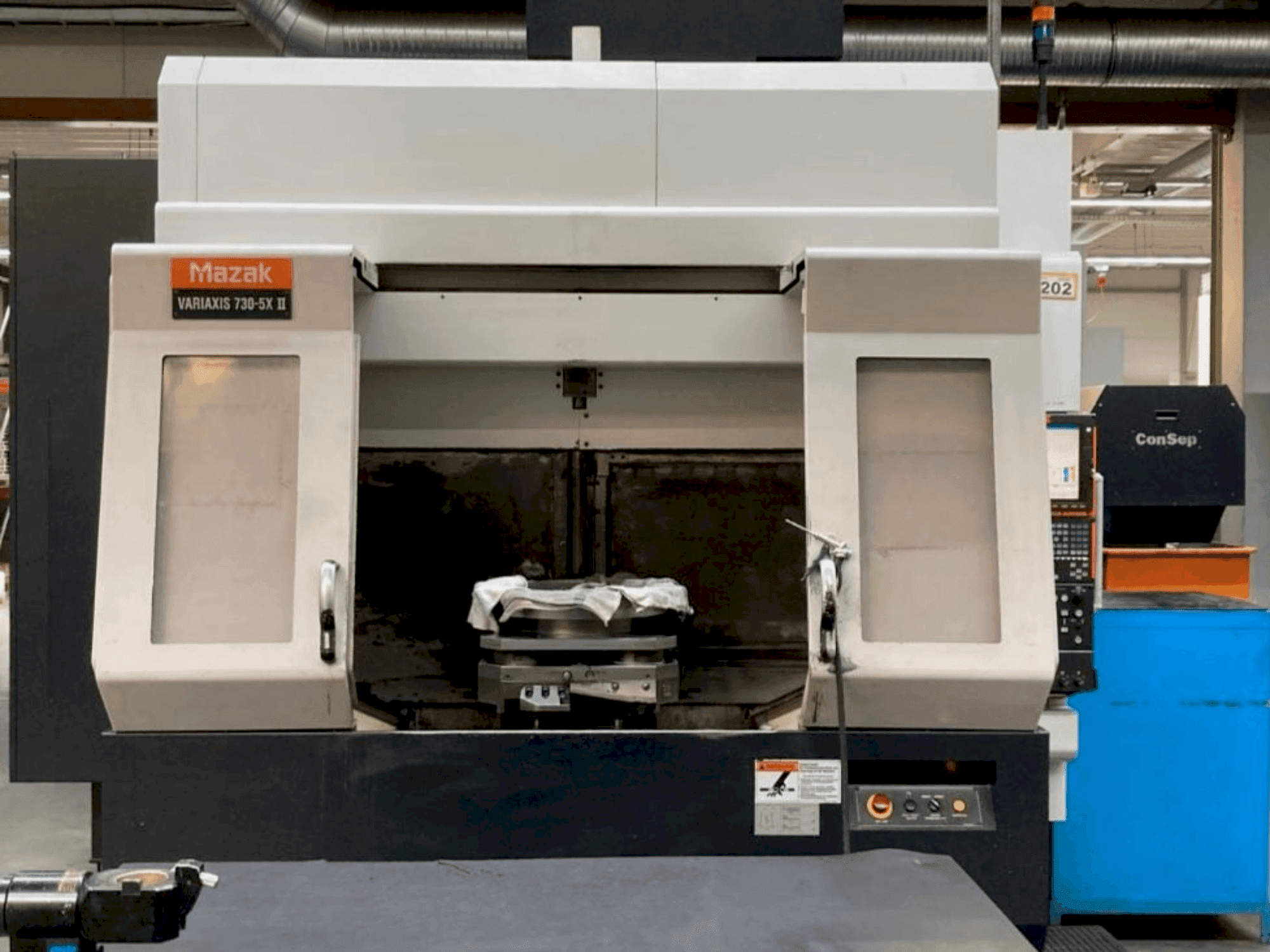 Вид станка Mazak VARIAXIS 730/5X II  спереди