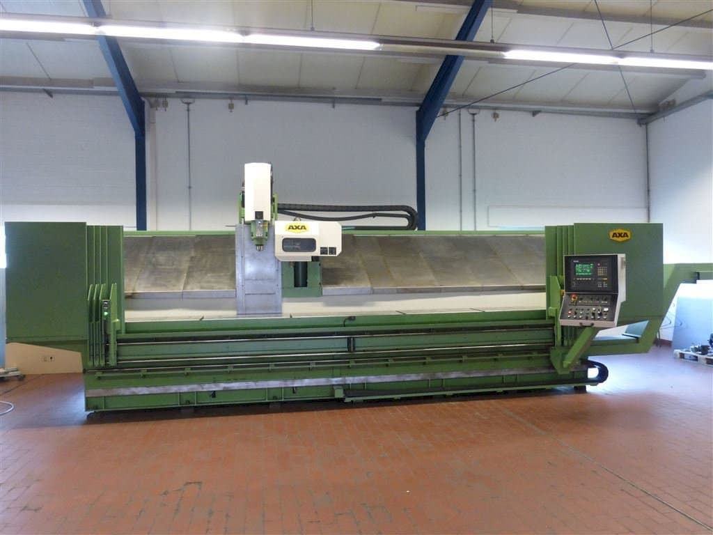 Вид станка AXA VSC 1-5000M/E  спереди