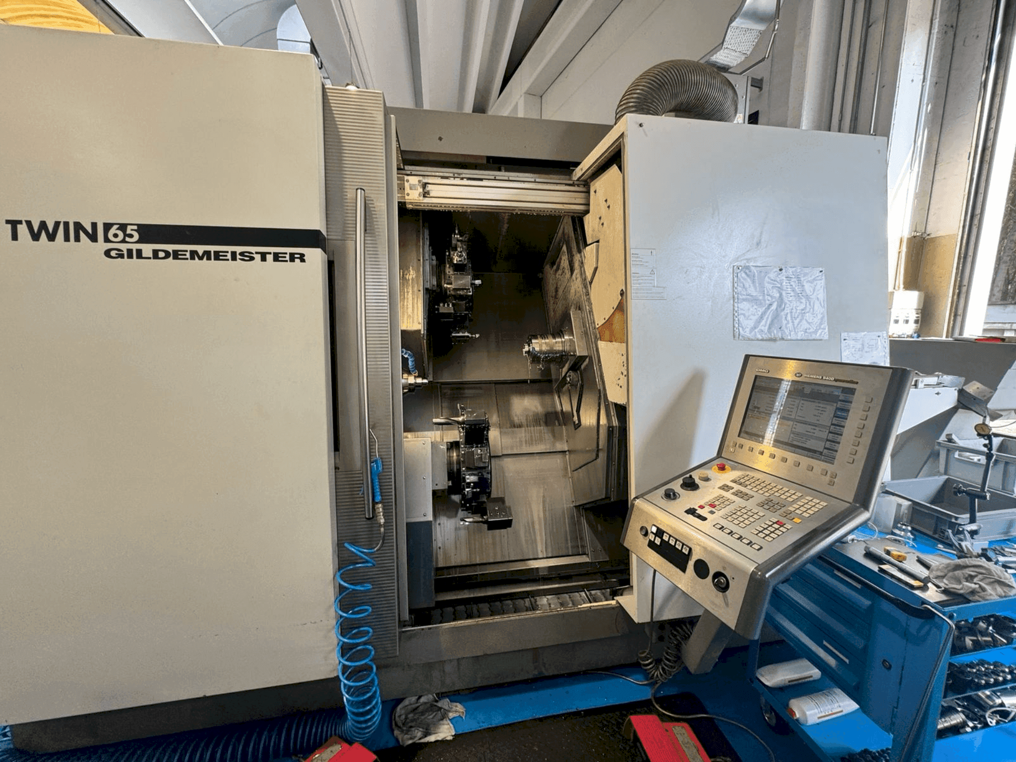 Вид станка Gildemeister Twin 65  спереди