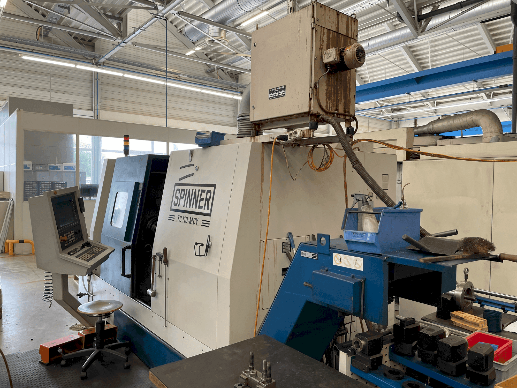 Вид станка SPINNER TC 110  спереди