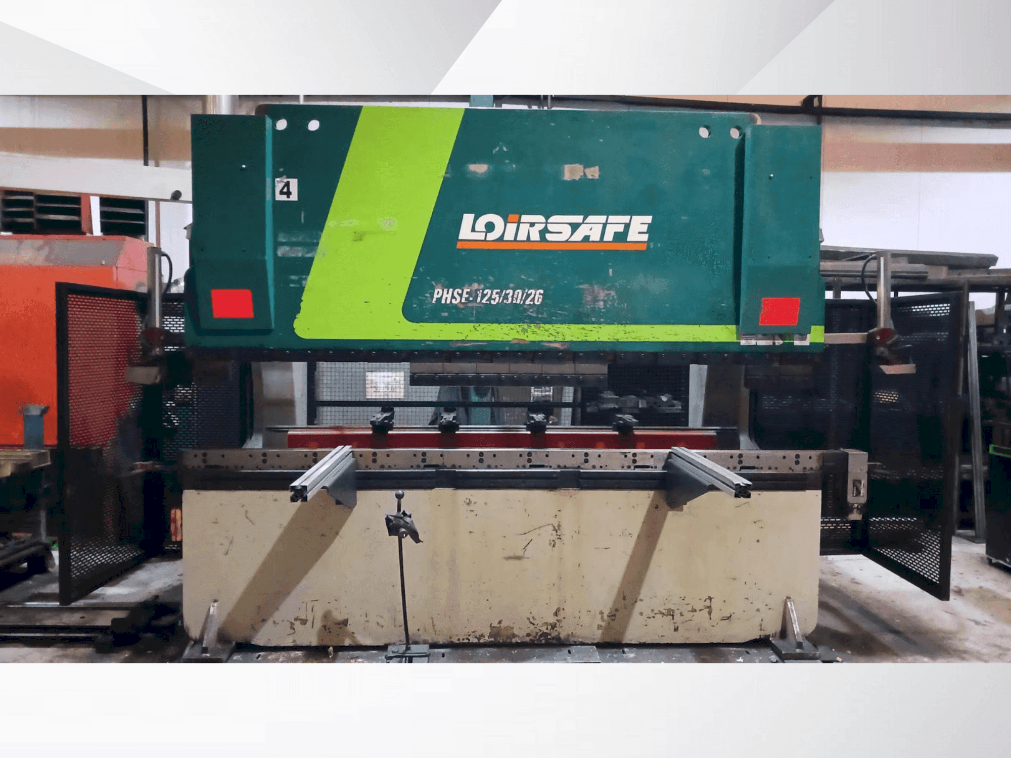 Вид станка LOIRE SAFE PHSE-125/30/26  спереди