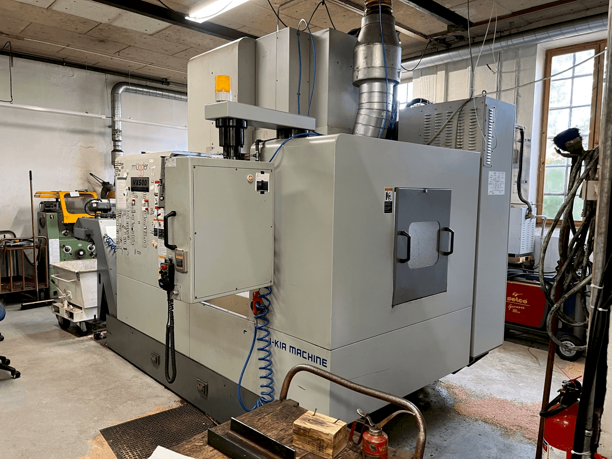 Вид станка HYUNDAI KIA VX500  спереди