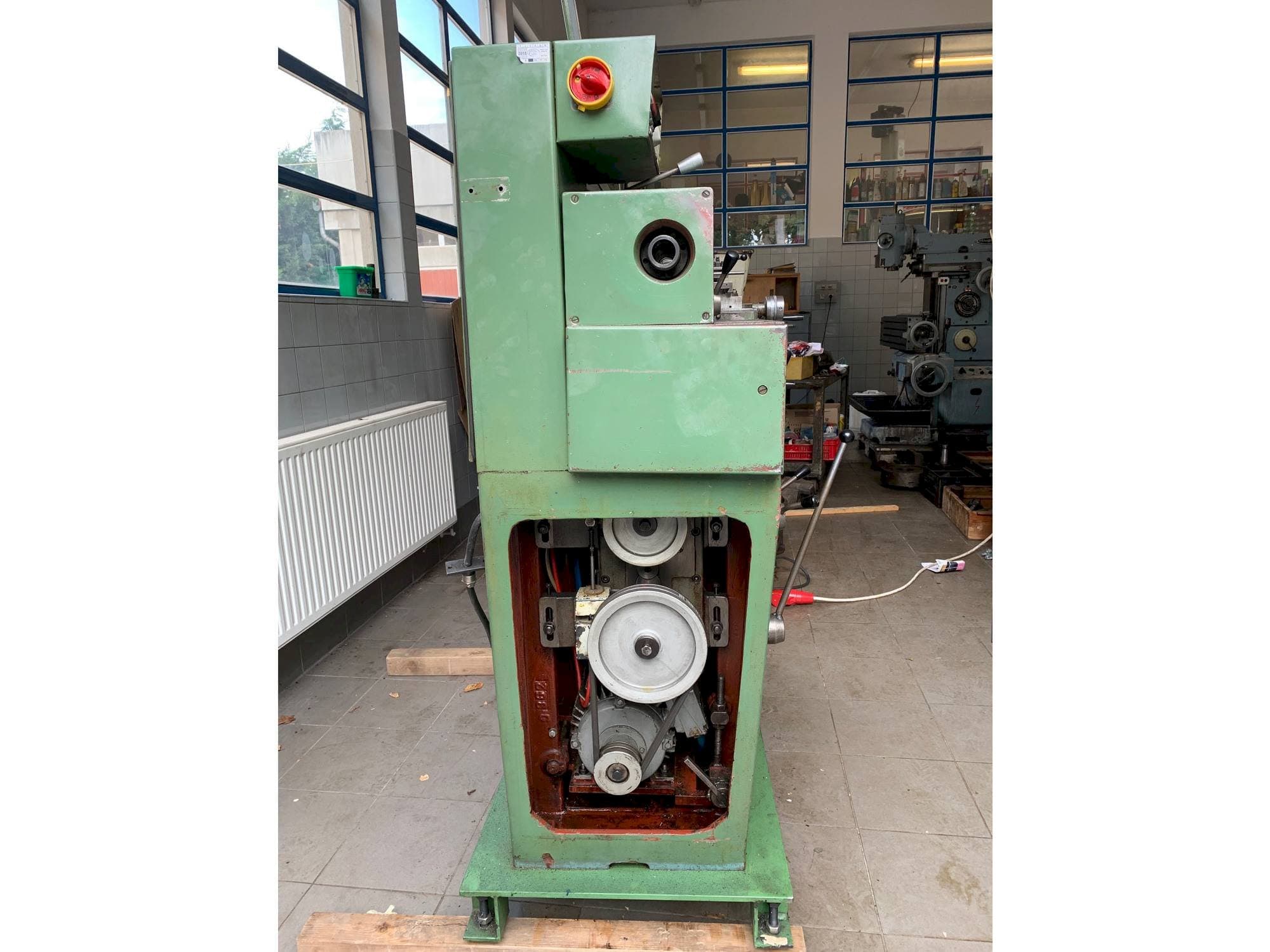 Вид станка TOS Sm 16-A  спереди