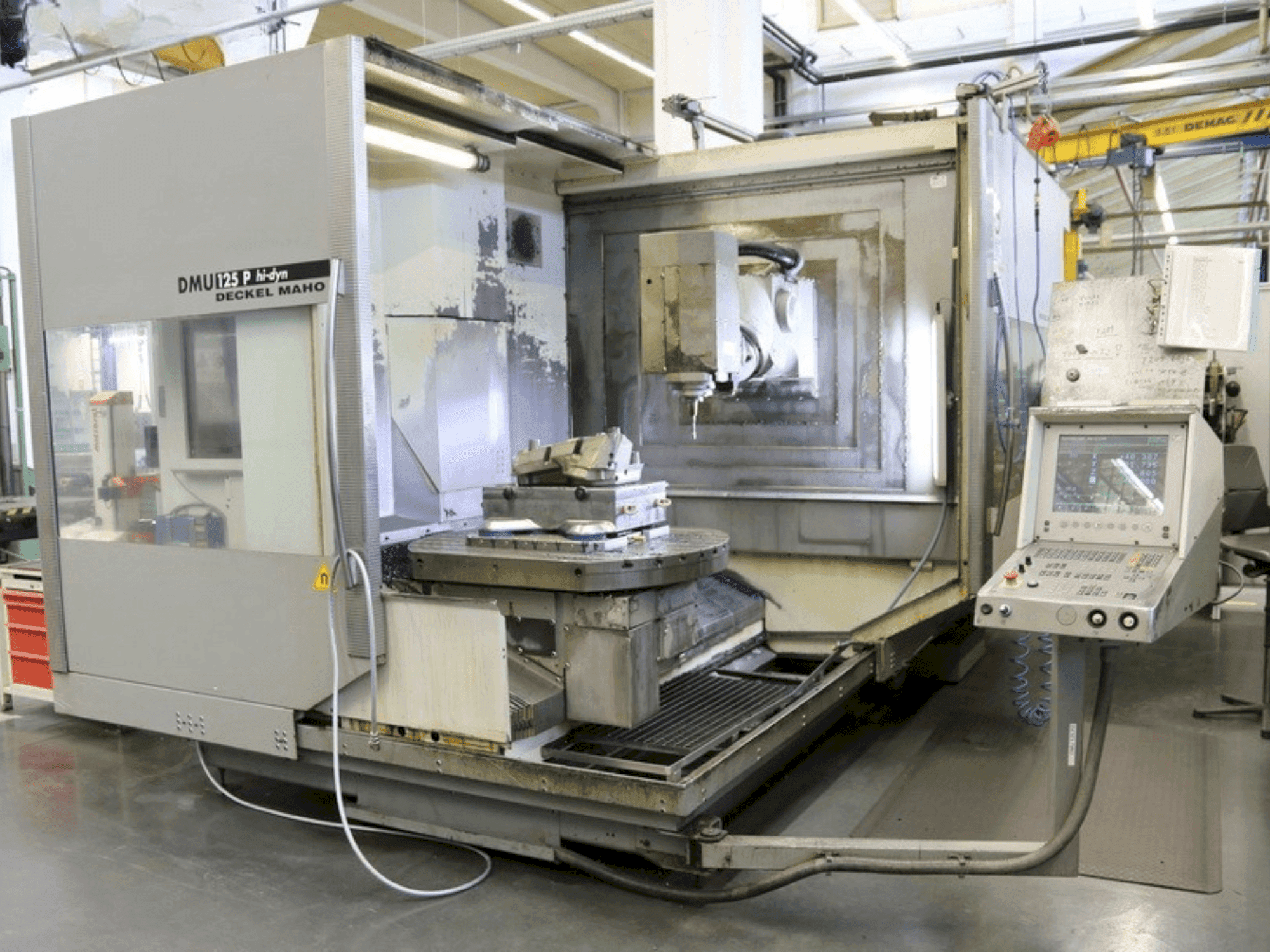 Вид станка DECKEL MAHO DMU 125 P hi-dyn  спереди