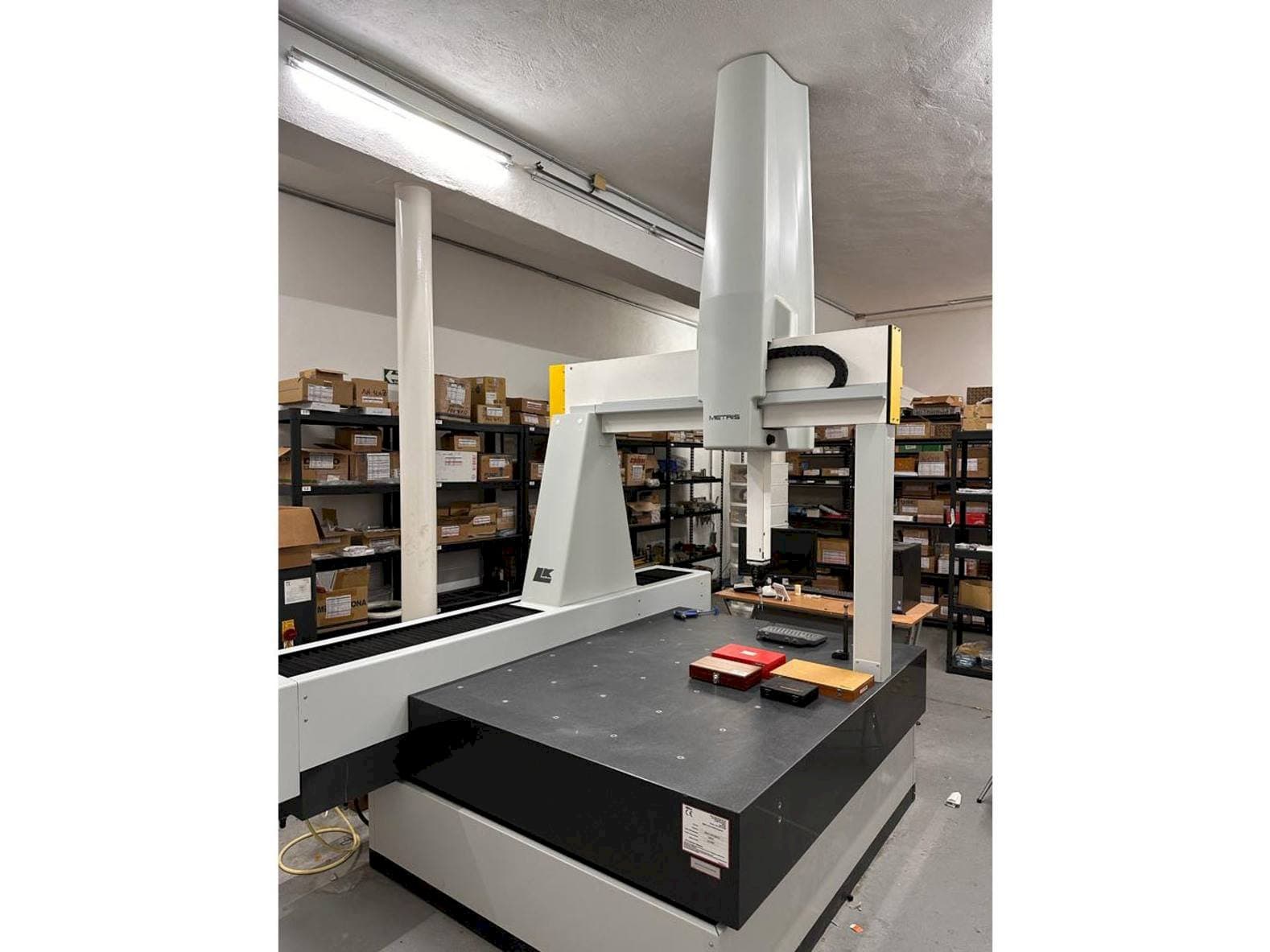 Вид станка NIKON LK V 15.10.8  спереди