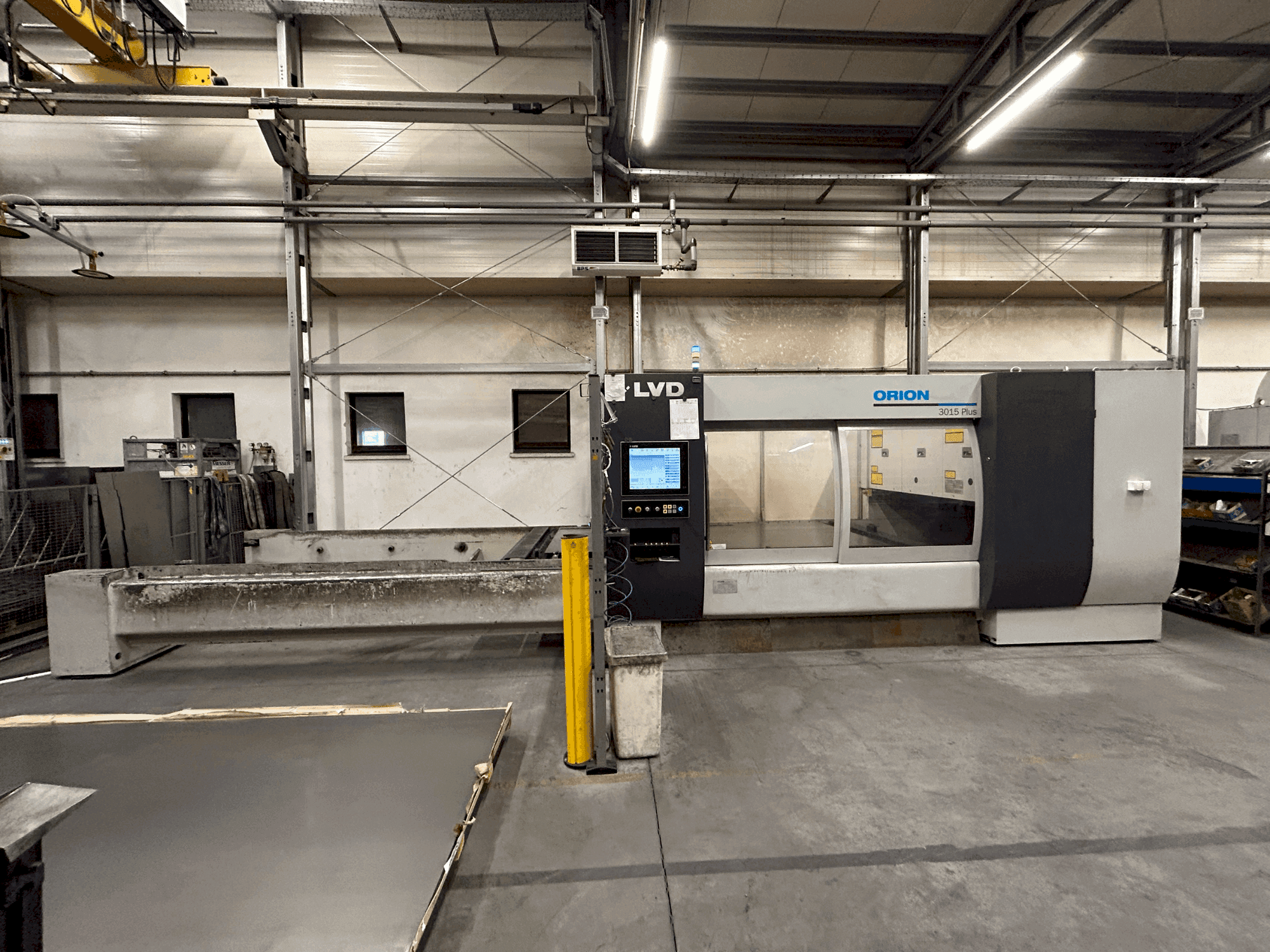 Вид станка LVD Orion 3015 Plus  спереди