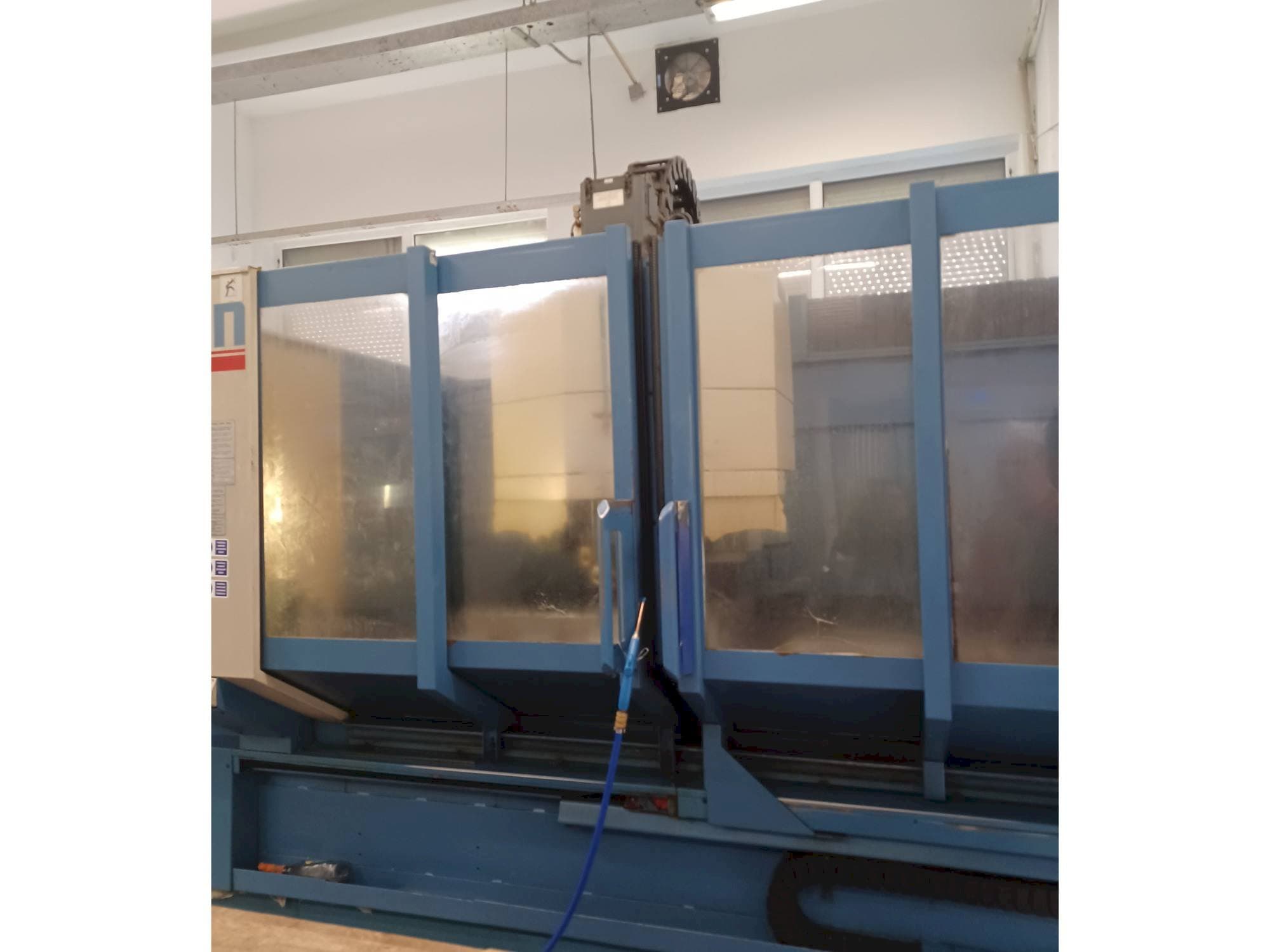 Вид станка CHIRON FZ 18 L  спереди