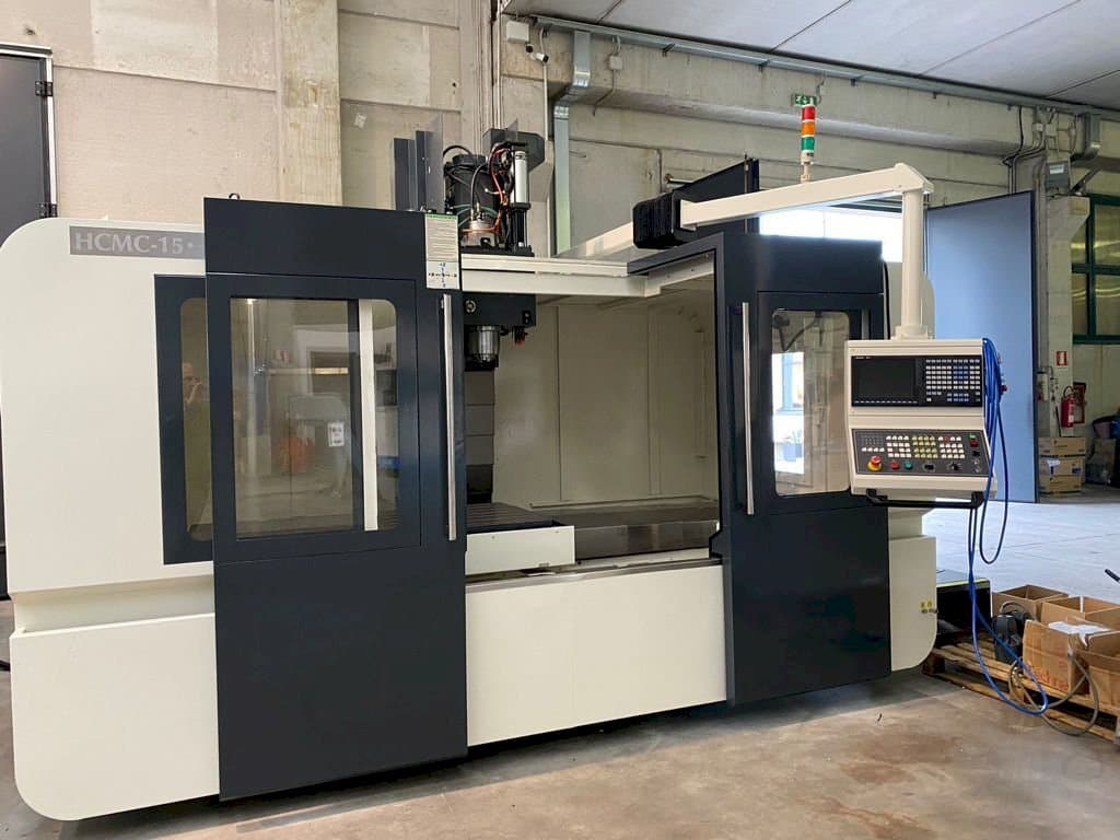 Вид станка Hartford HCMC-15  спереди