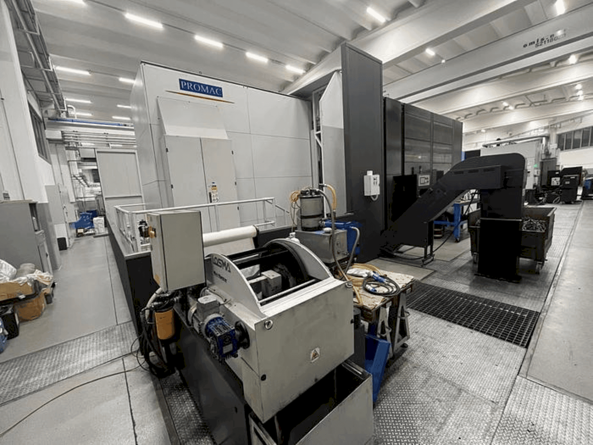 Вид станка PROMAC ETESIAN HMC. A PORTALE  спереди