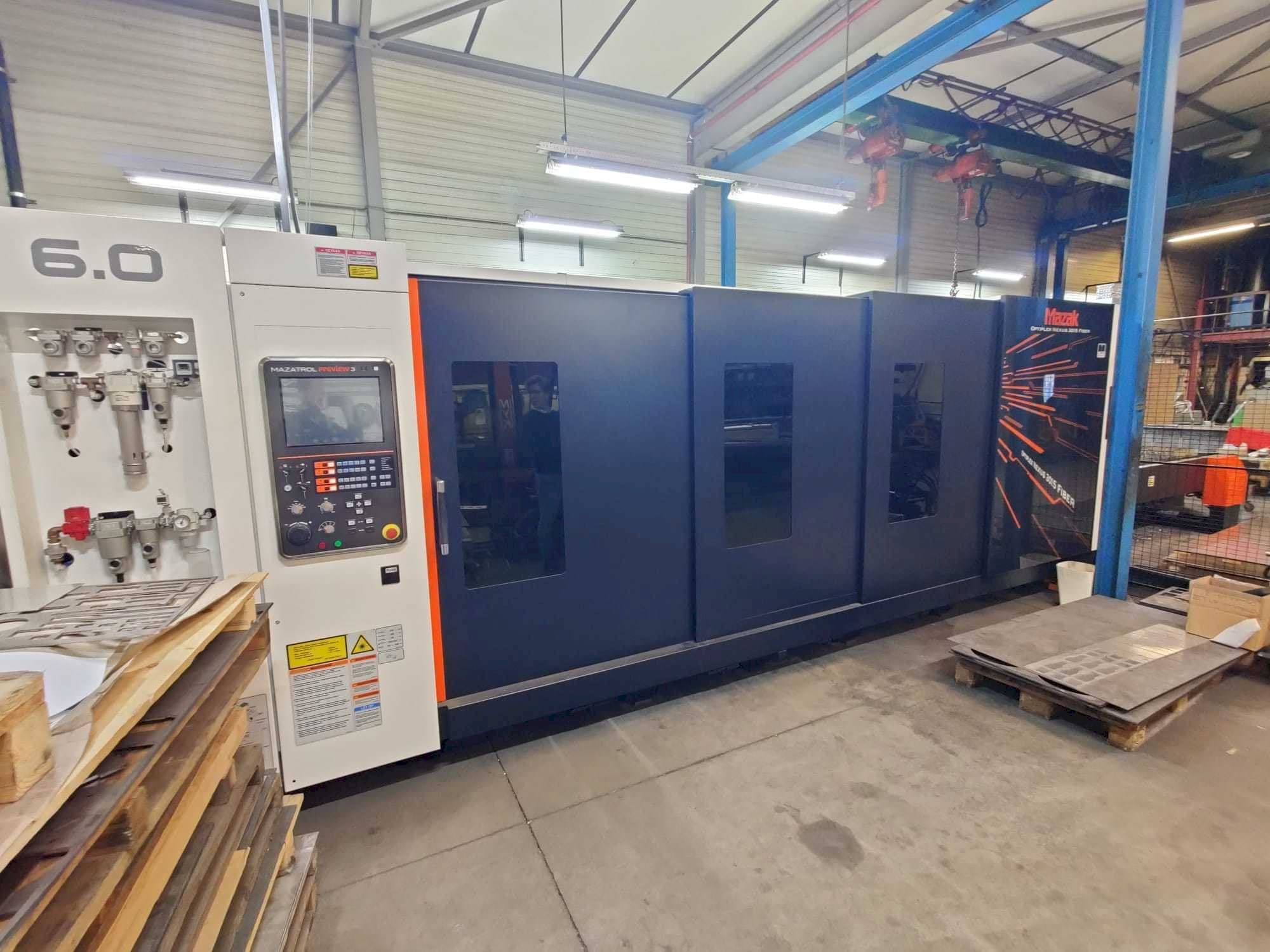 Вид станка Mazak Optiplex Nexus 3015  спереди