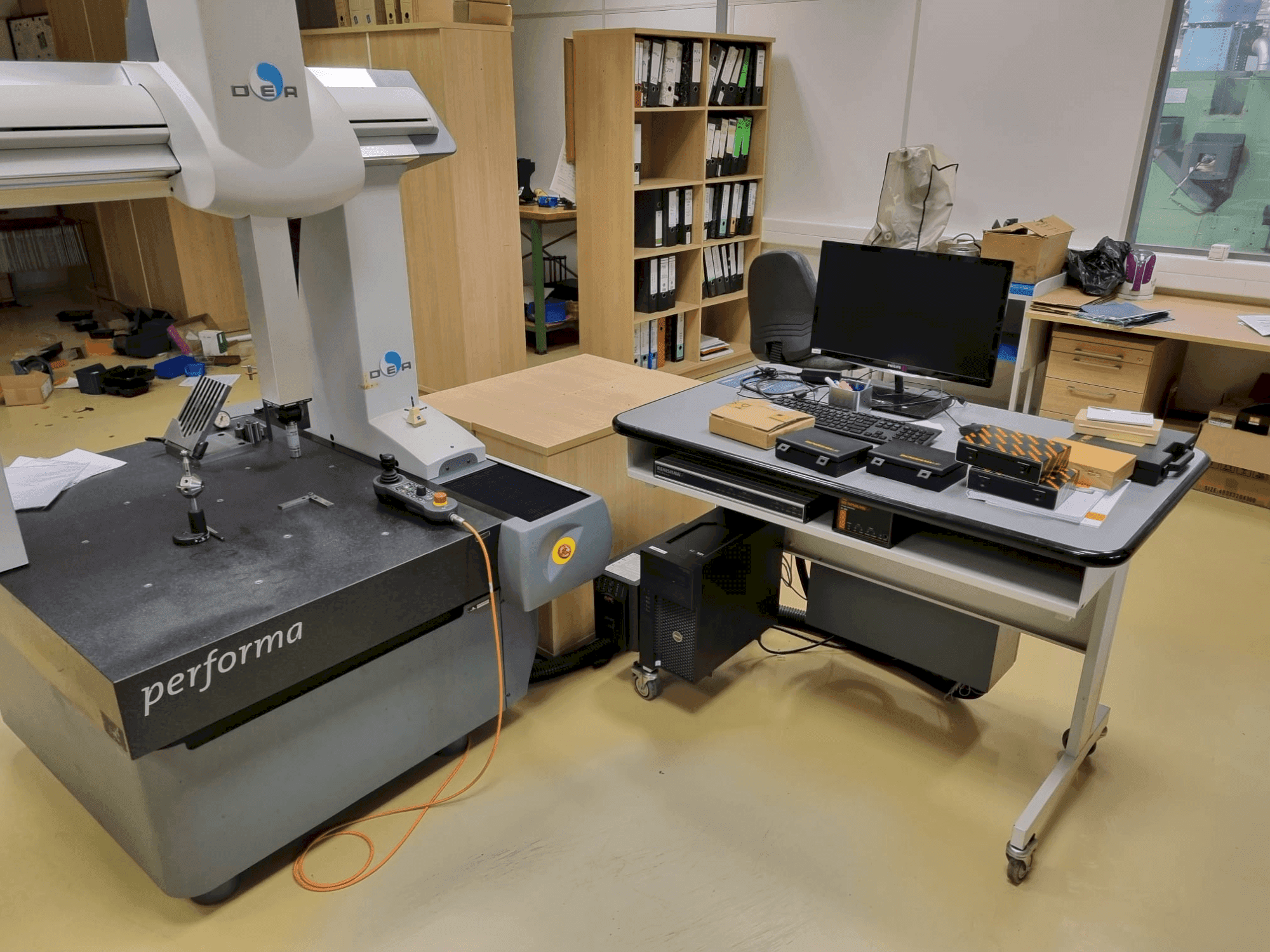 Вид станка DEA Global 070705 performa  спереди