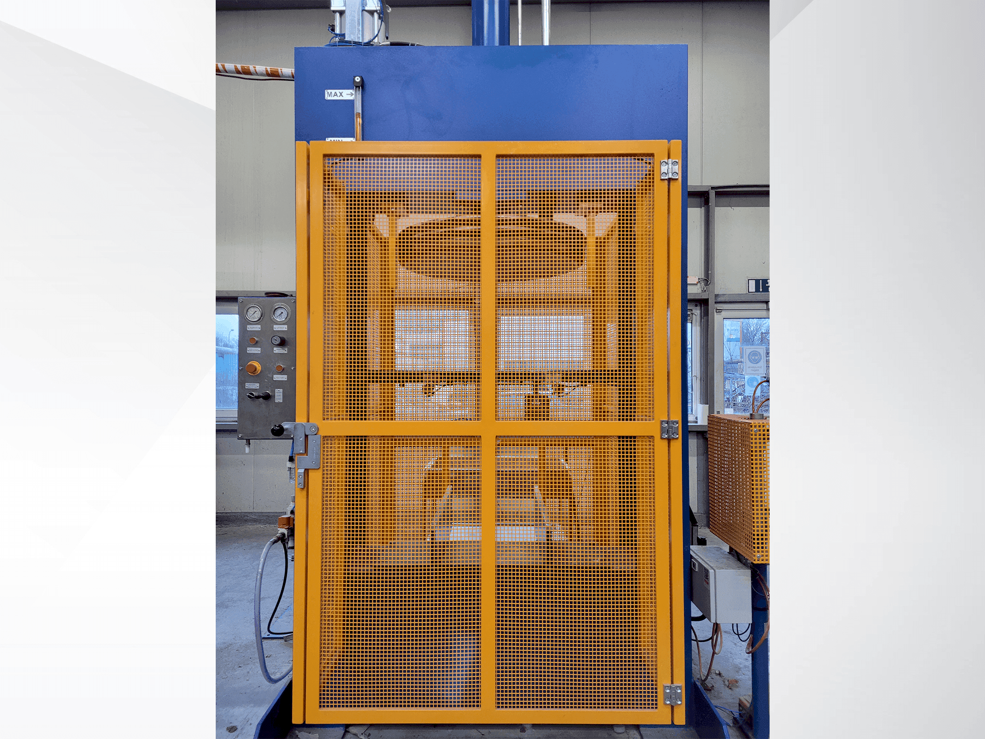 Вид станка NANINNI RENATO PV- EXTRUDER MOD.PV800M-AT  спереди