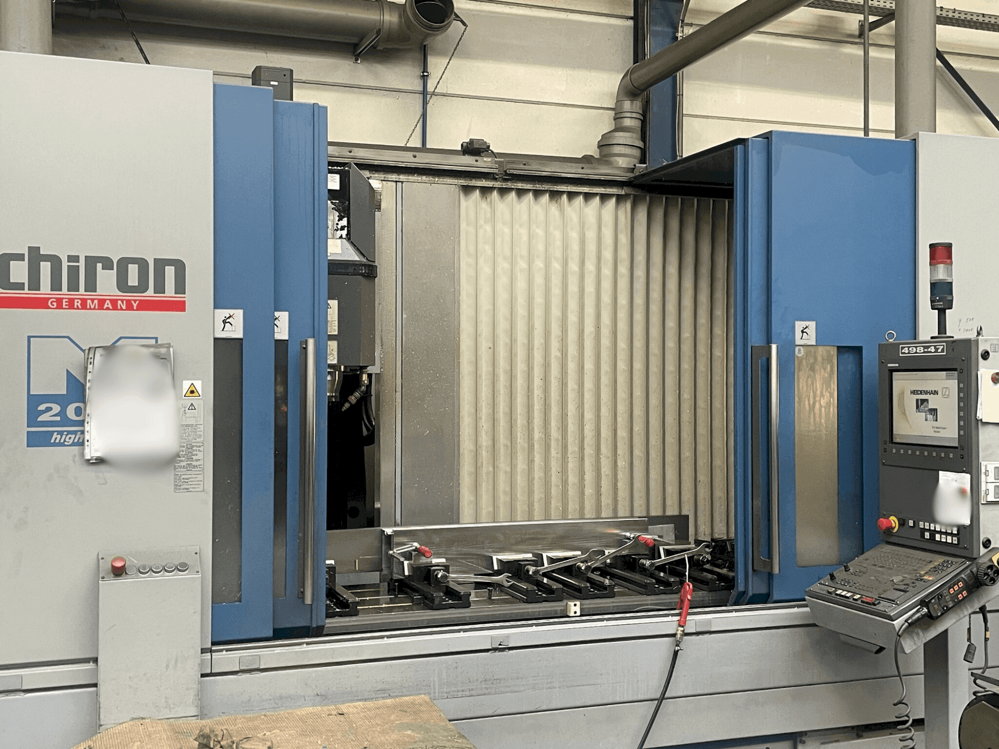 Вид станка CHIRON Mill 2000  спереди