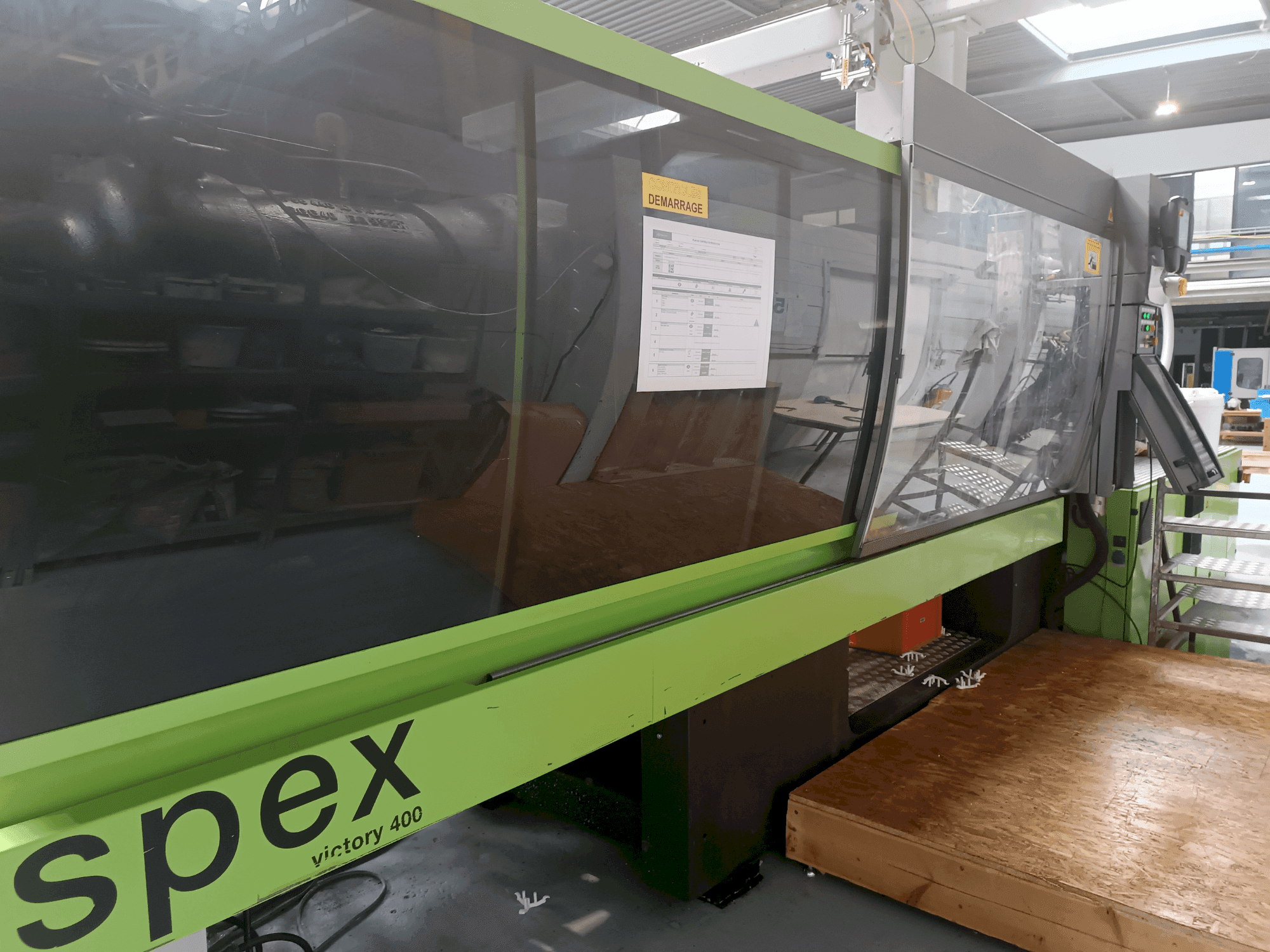 Вид станка Engel Victory 1350 400HL Spex  спереди