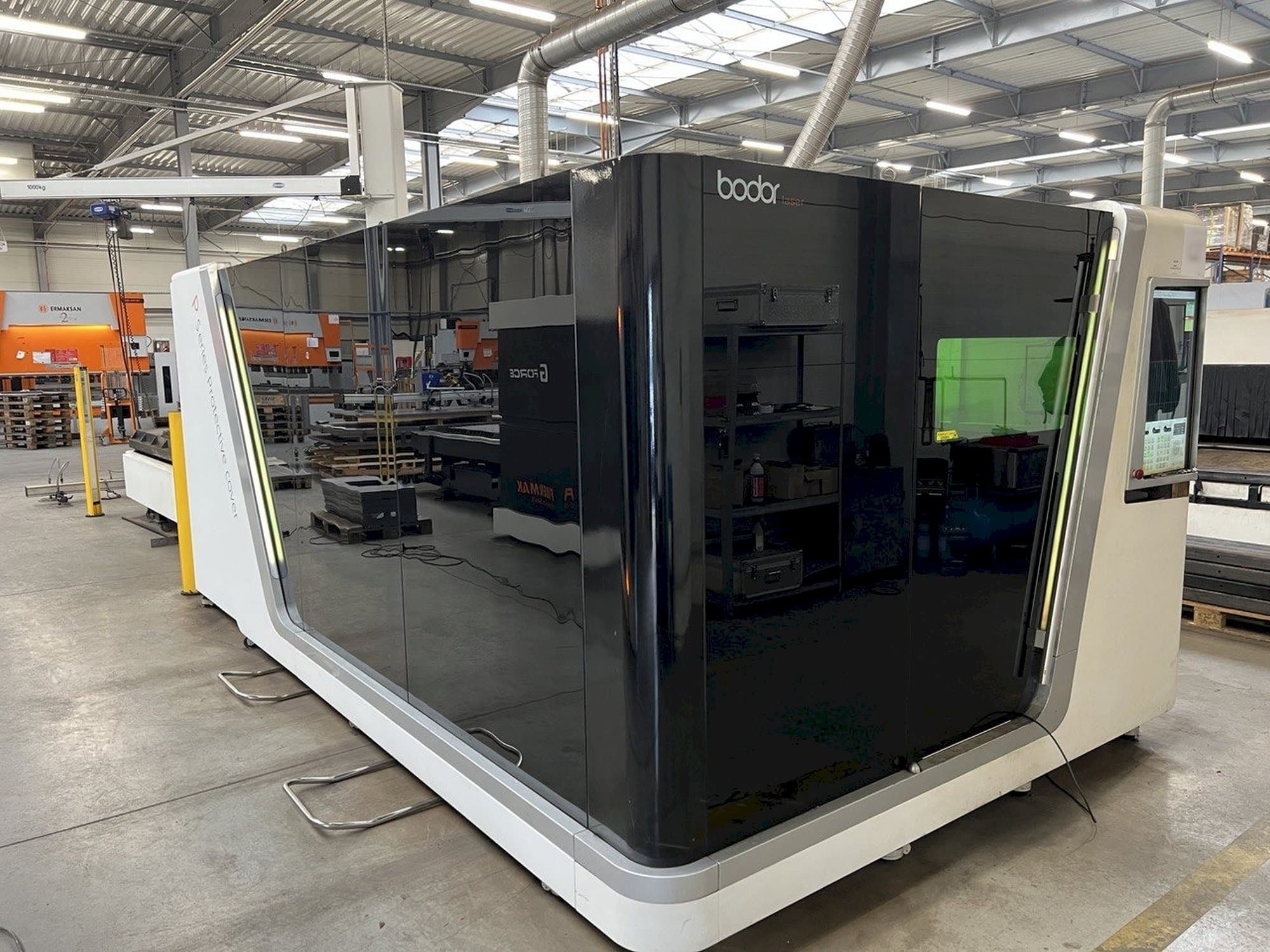 Вид станка Bodor P3015  спереди