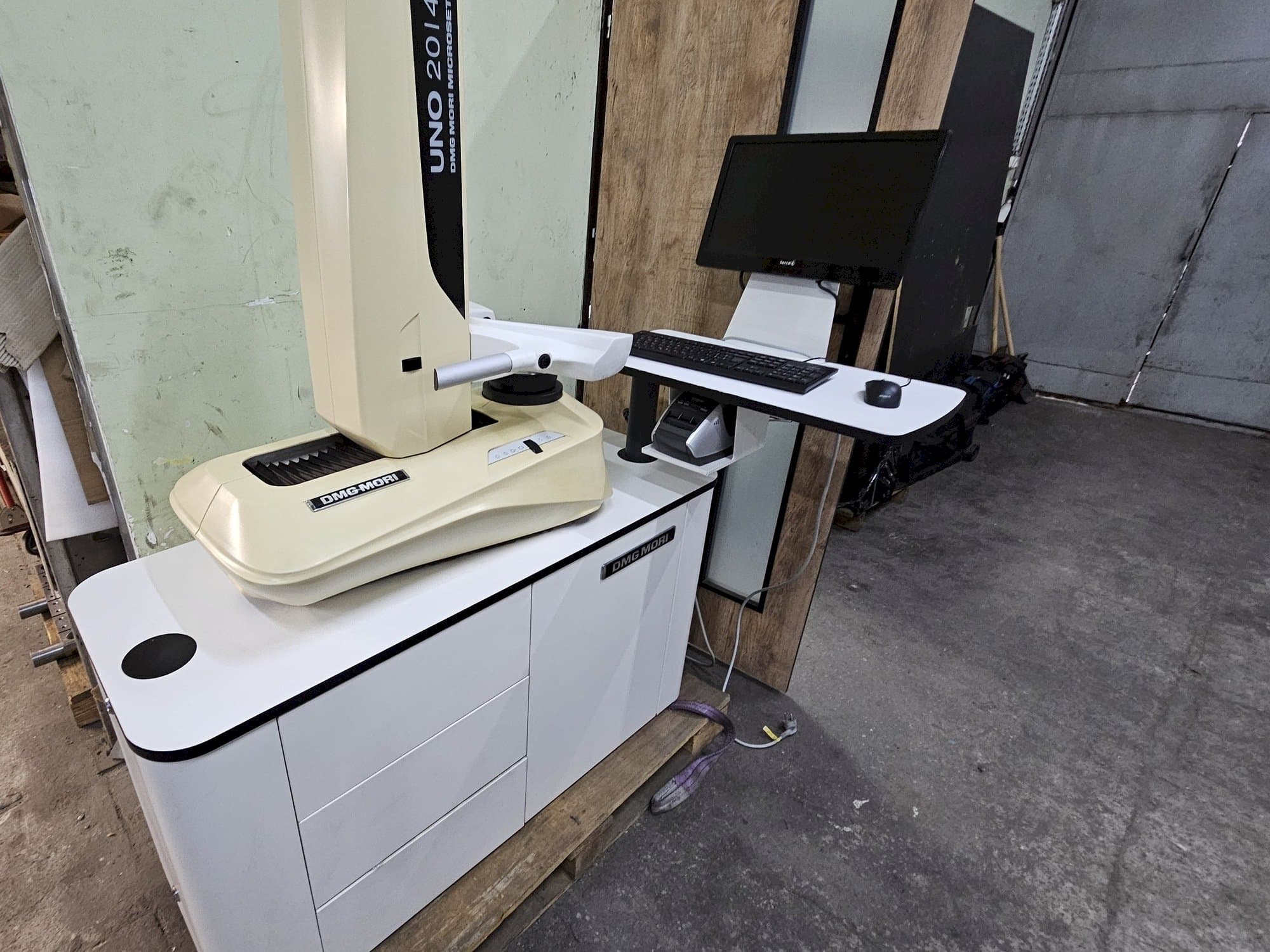 Вид станка DMG MORI UNO 20/40  спереди