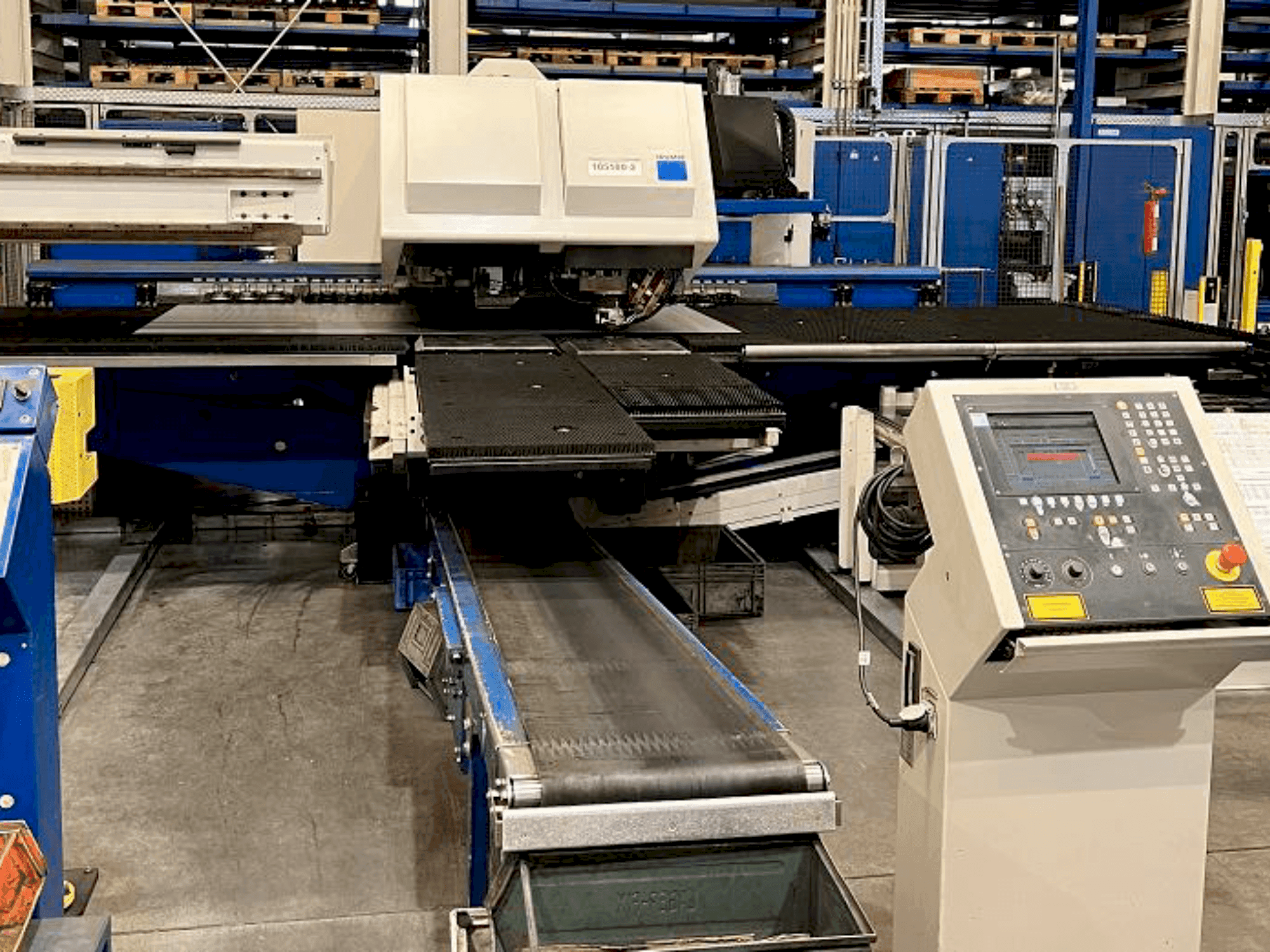 Вид станка TRUMPF Trumatic 6000 L + Sheetmaster  спереди