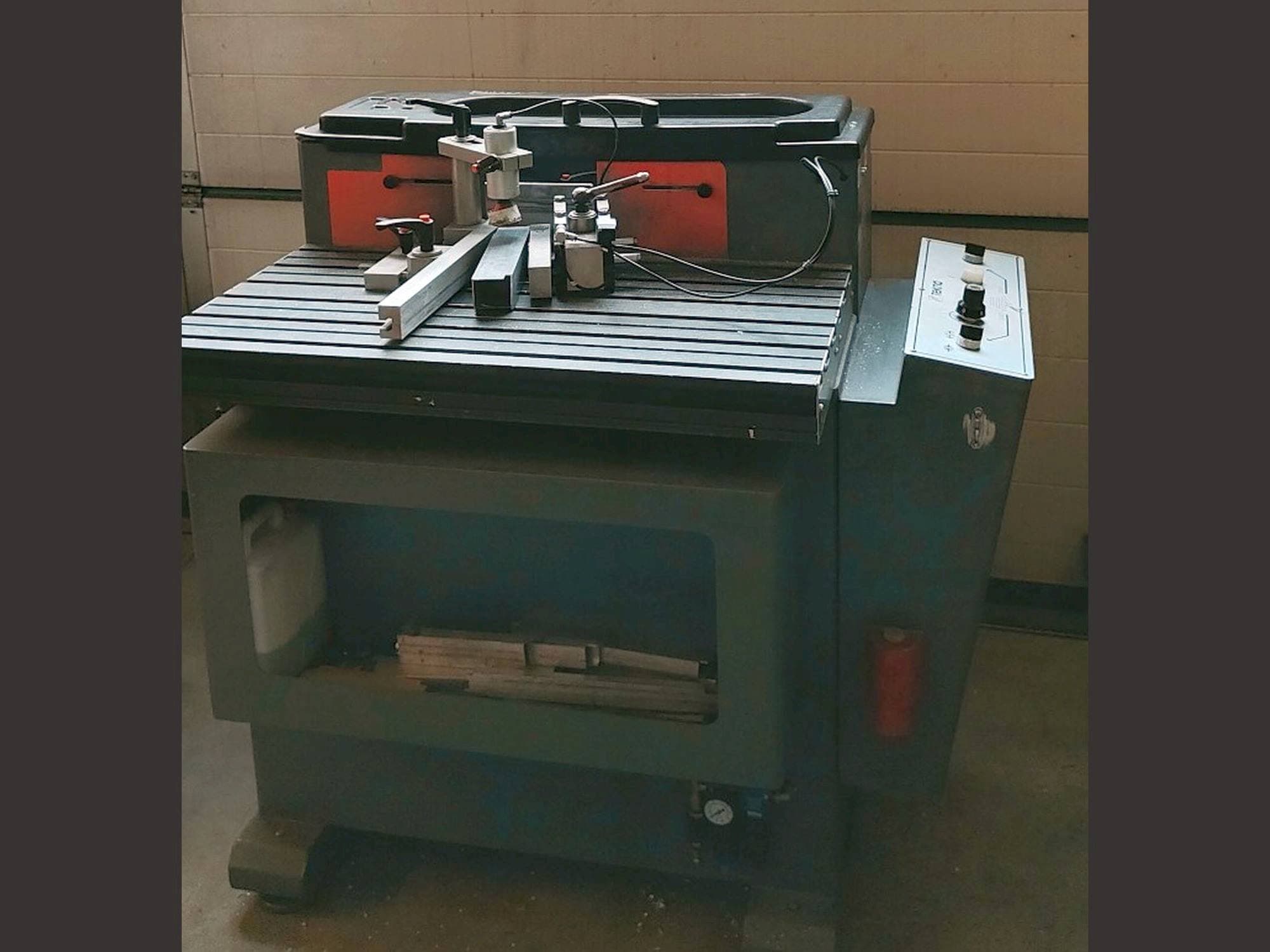 Вид  станка с Tekna TK661  правой стороны