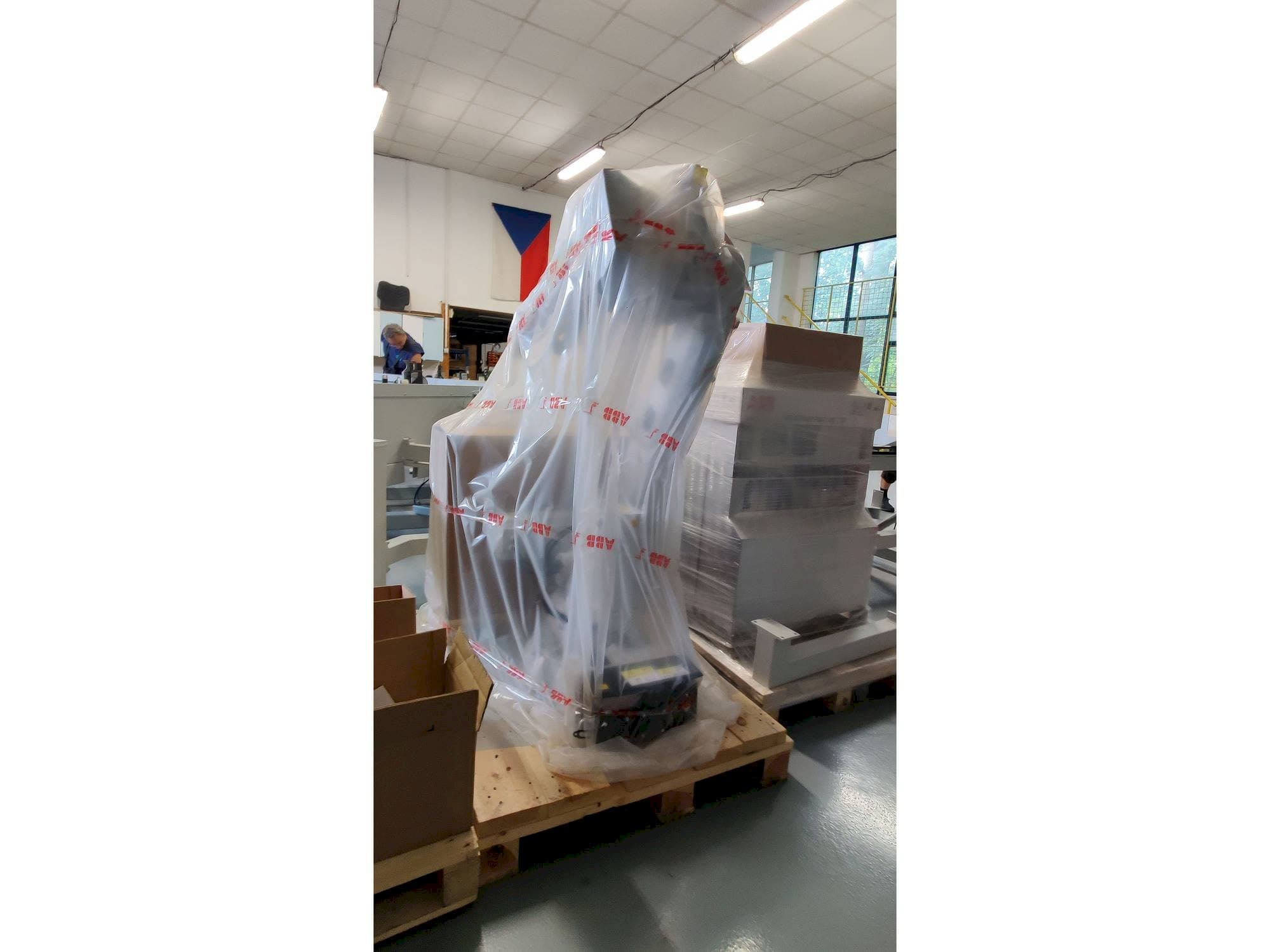 Вид станка ABB IRB 4600  спереди