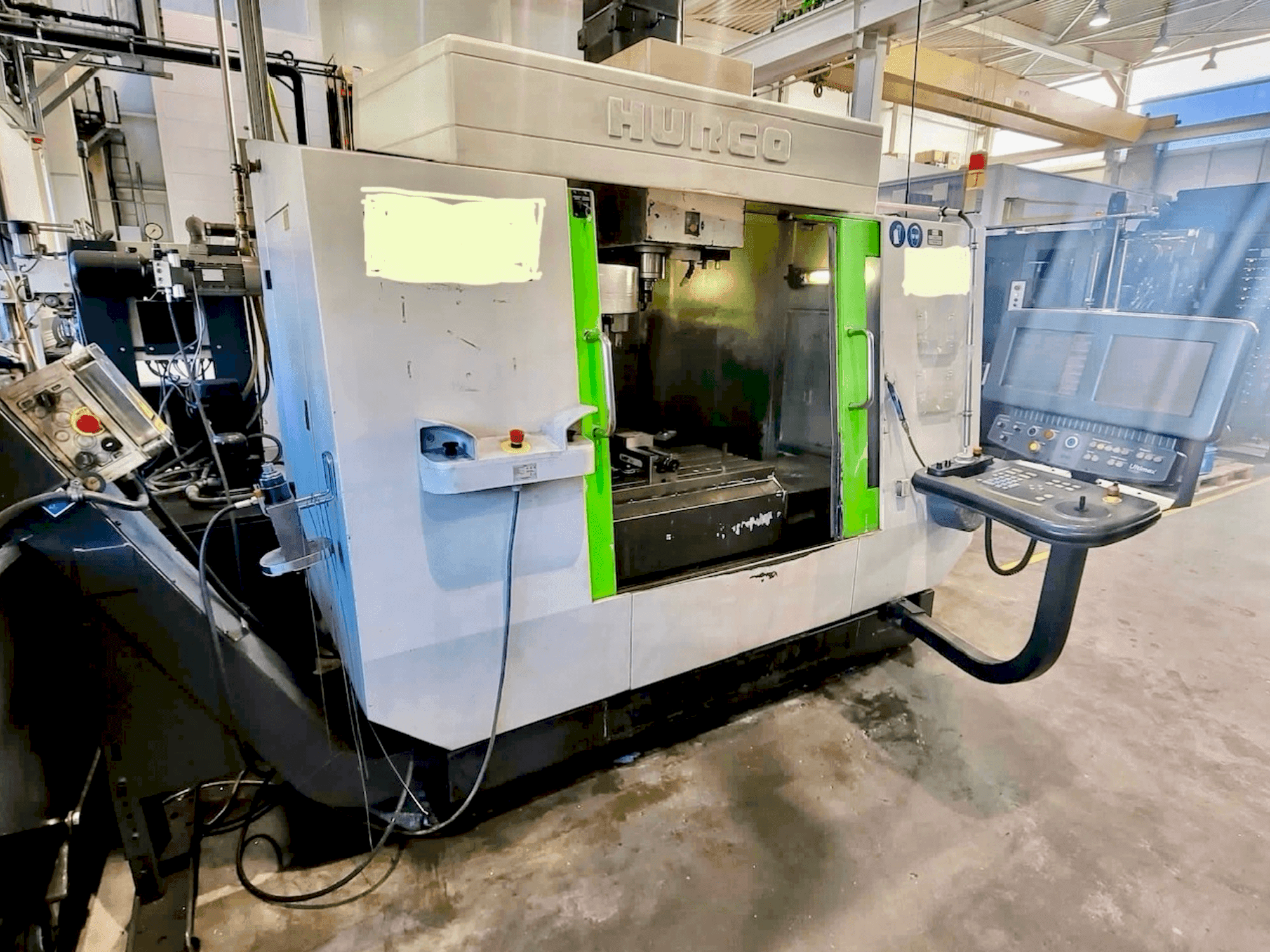 Вид станка Hurco BCM4020  спереди