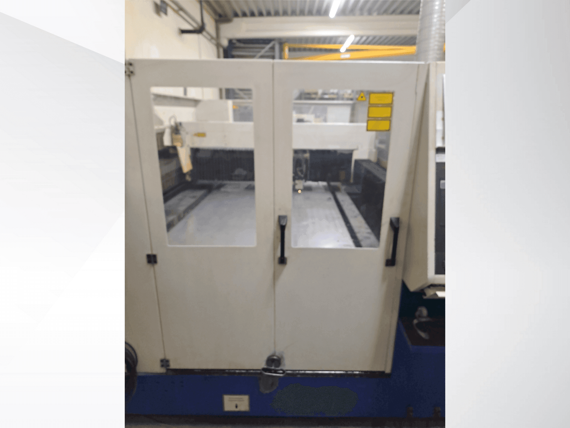 Вид станка TRUMPF TRUMATIC 3030  спереди