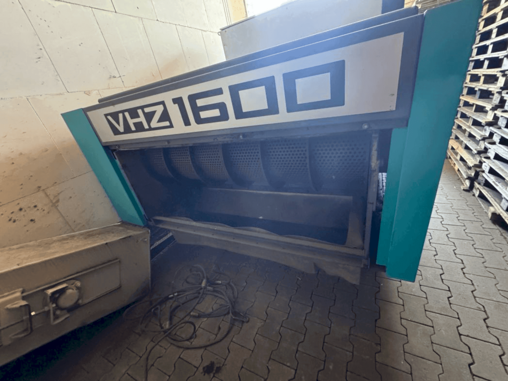 Вид станка VECOPLAN VHZ 1600  спереди