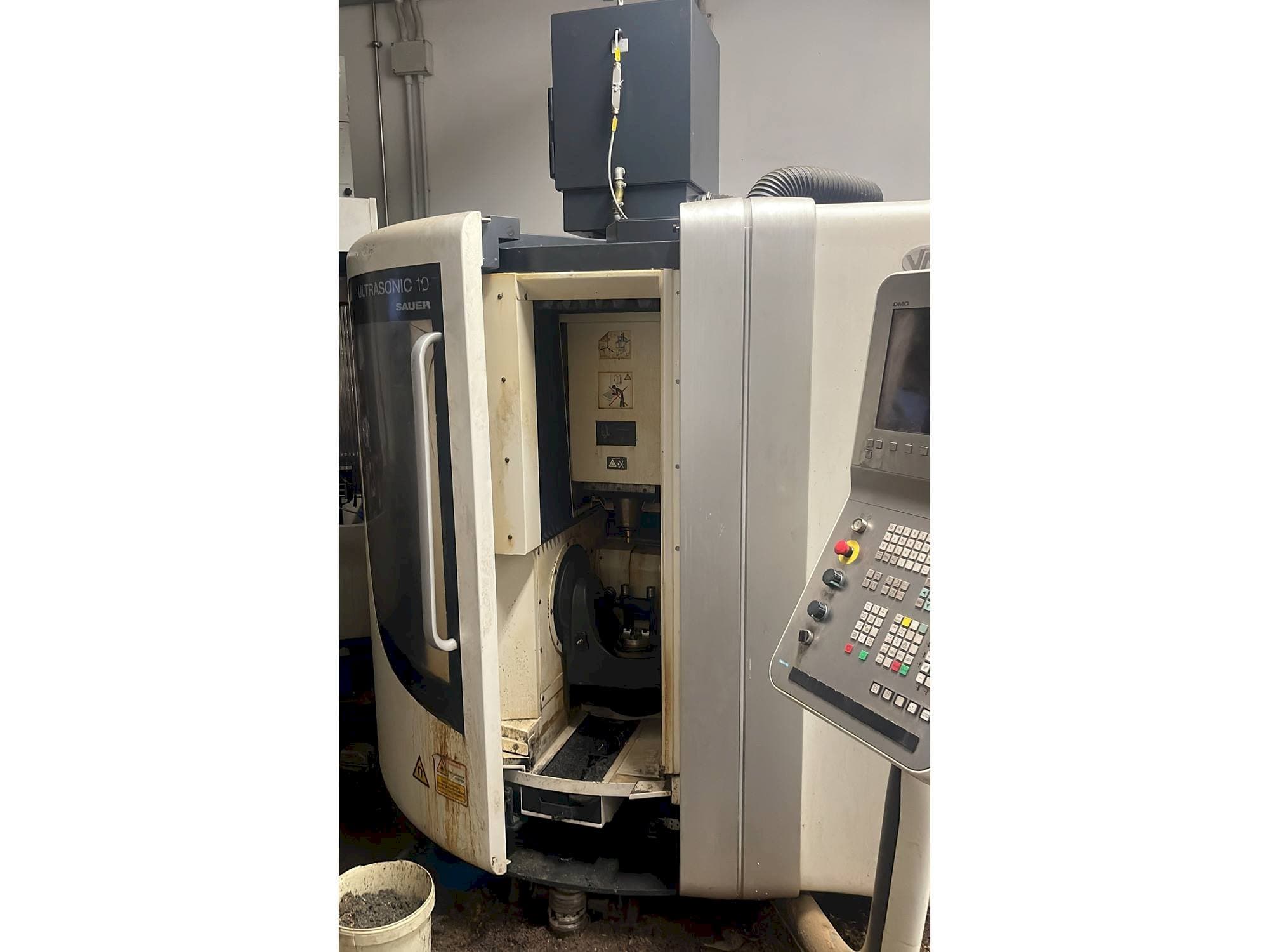 Вид станка DMG ultrasonic 10 sauer  спереди