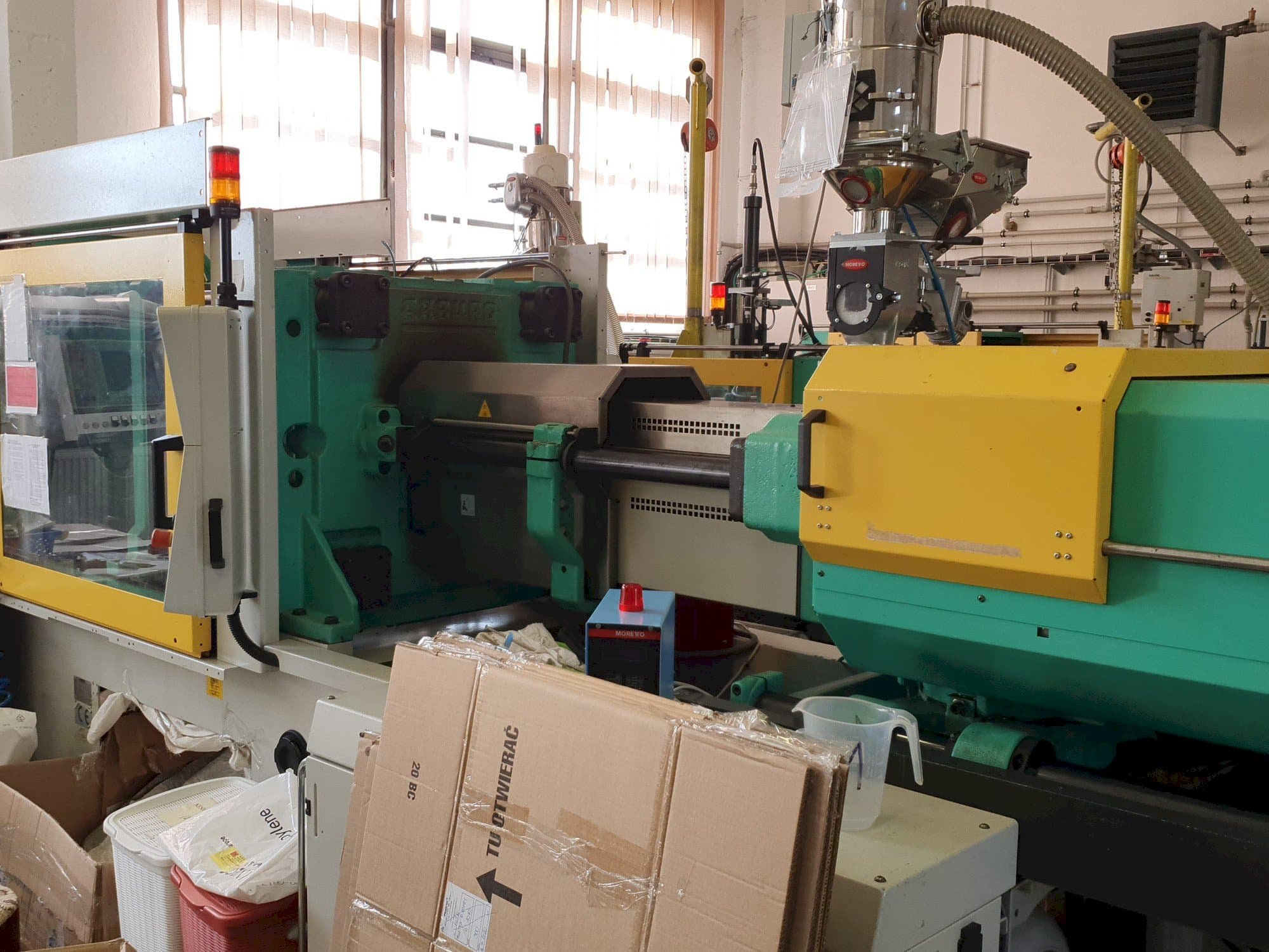 Вид станка Arburg 570C 2200 - 1300  спереди