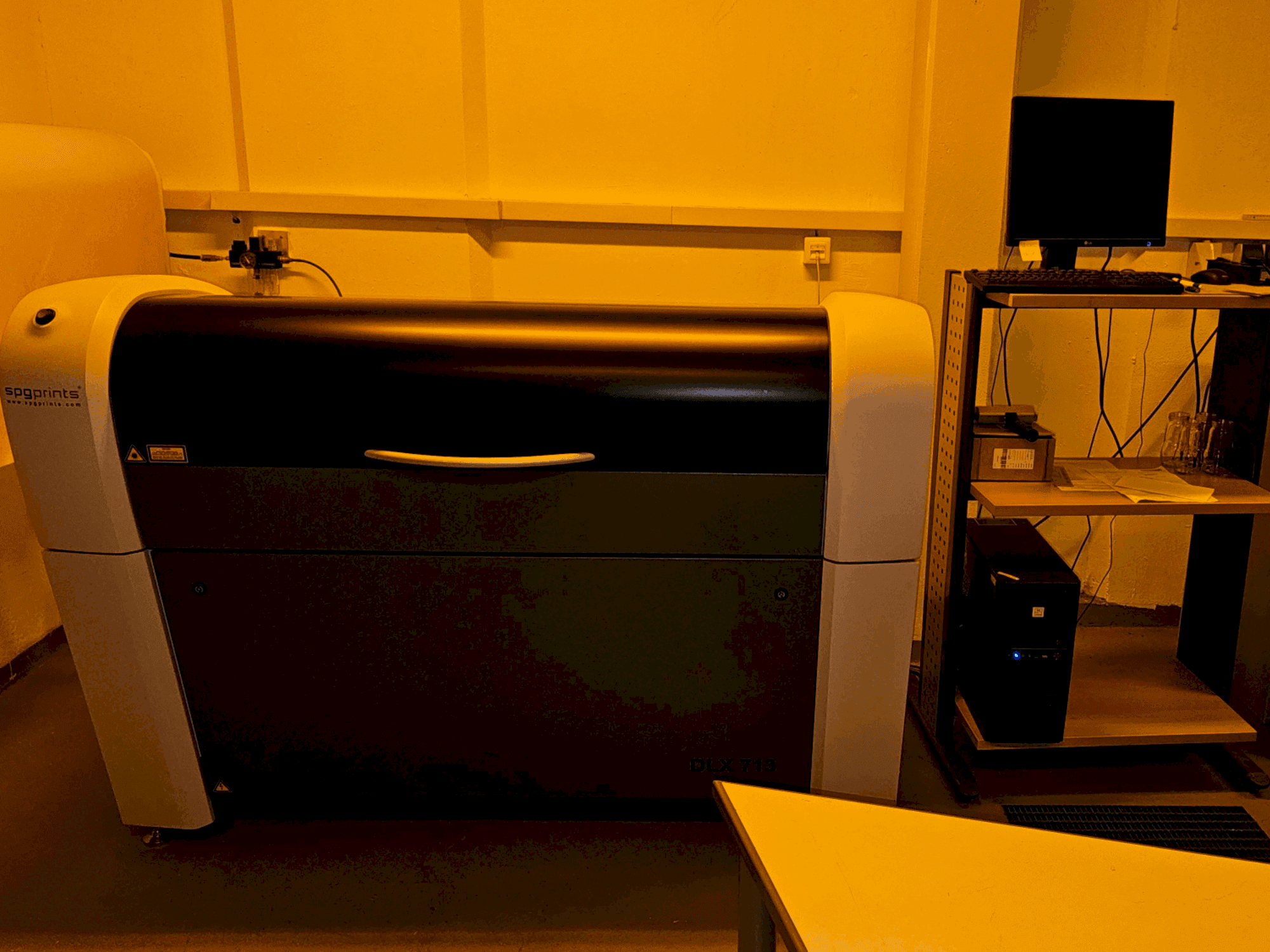 Вид станка SPGPrints DLX 713T  спереди