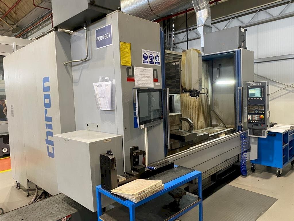 Вид станка CHIRON MILL 2000  спереди