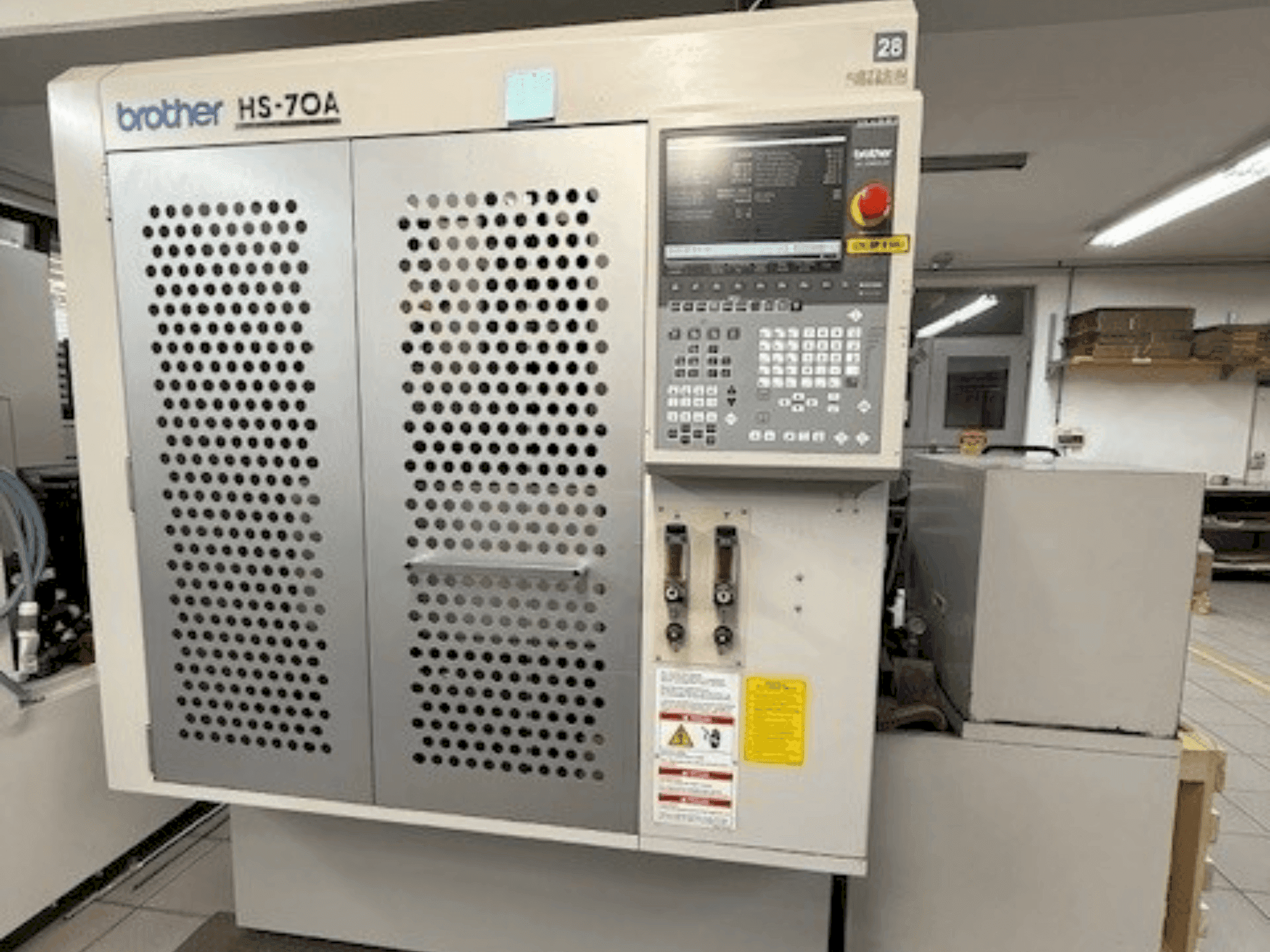 Вид станка Brother HS-70A  спереди