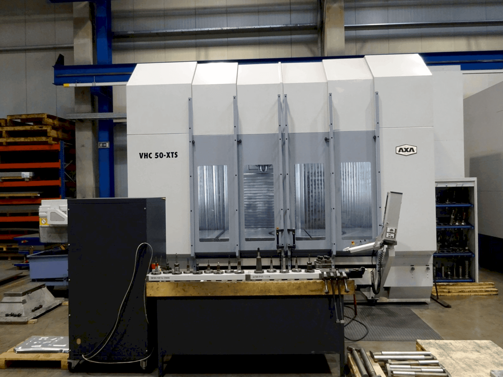 Вид станка AXA VHC 50-XTS  спереди