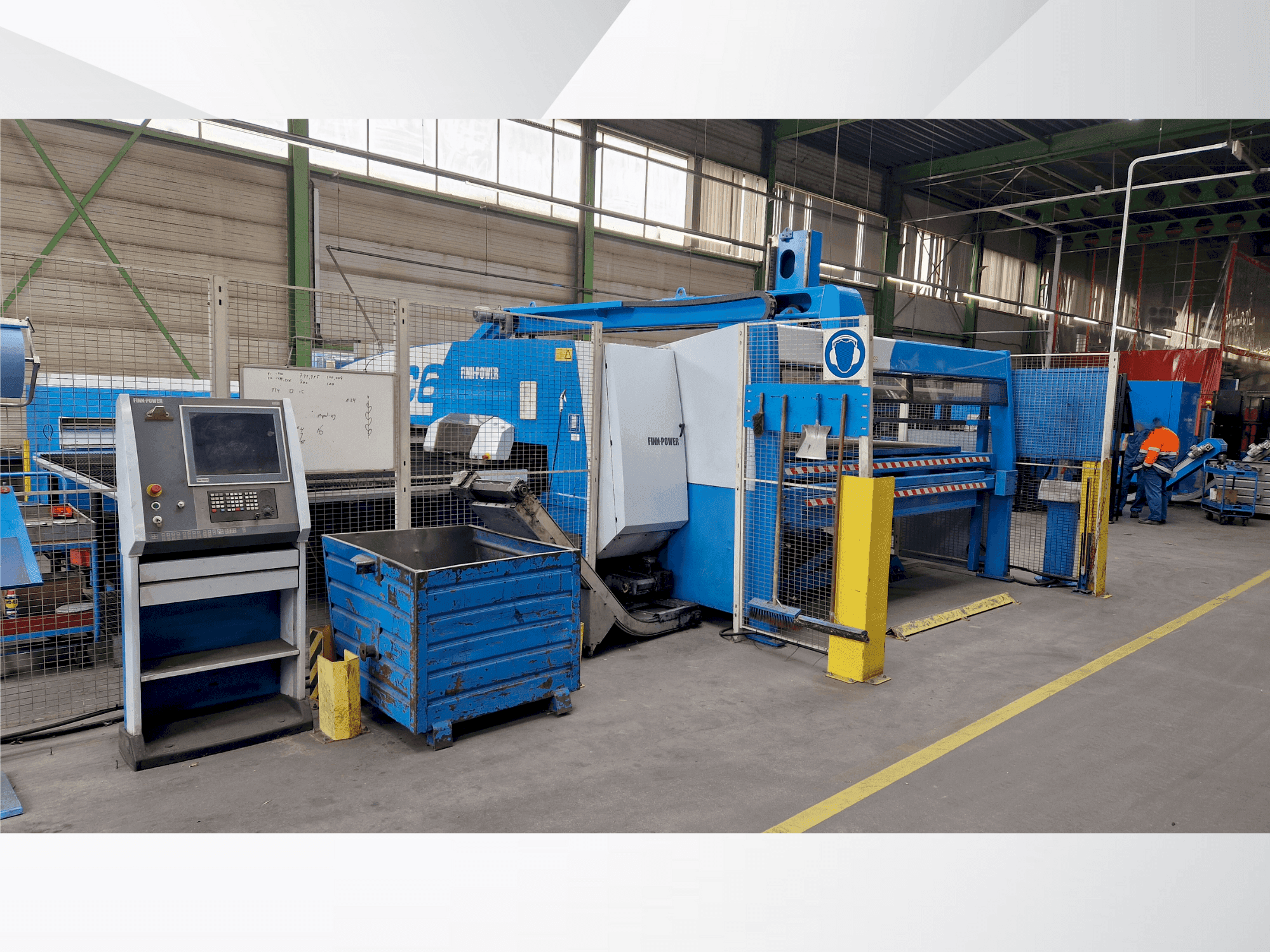 Вид станка Finn-Power C6  спереди