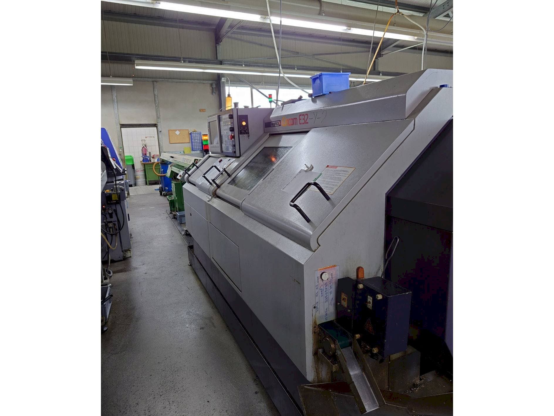 Вид  станка с Citizen E32-Y-2  правой строны