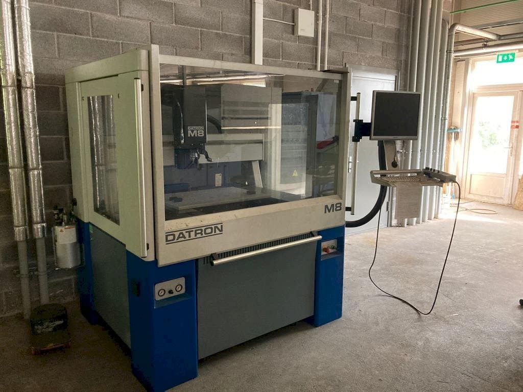 Вид станка Datron M8A  спереди
