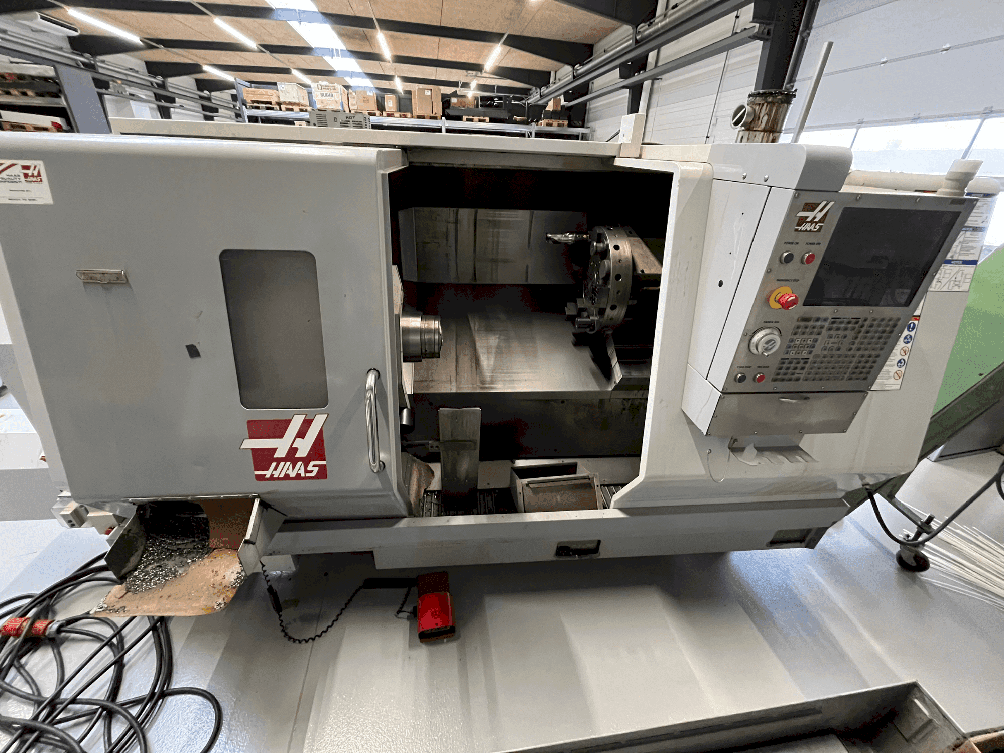 Вид станка HAAS SL-30  спереди
