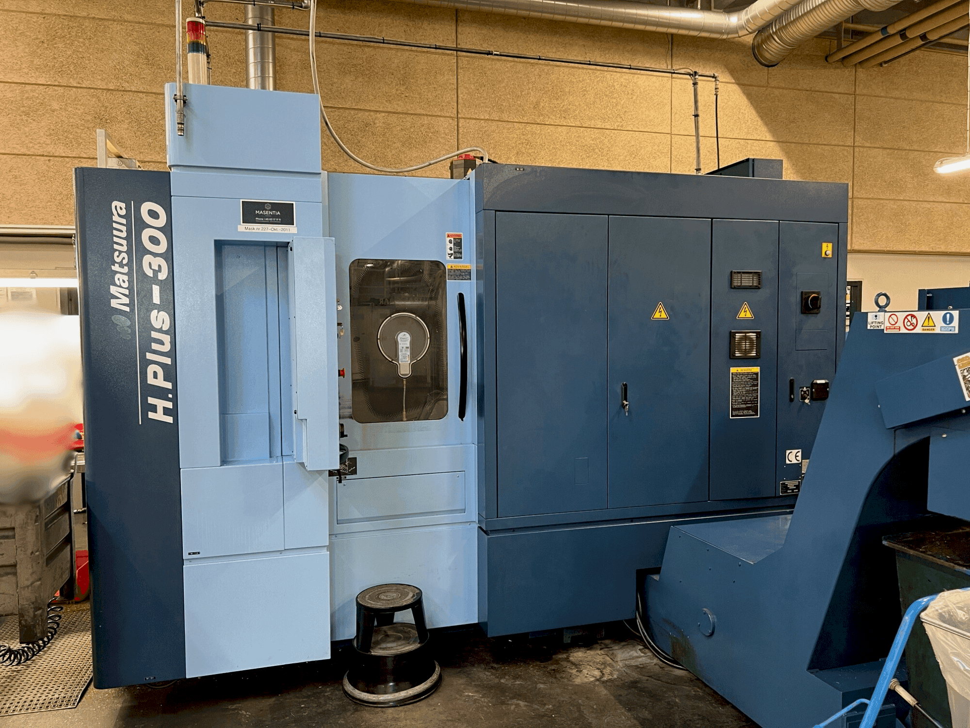 Вид станка Matsuura H.PLUS-300  спереди