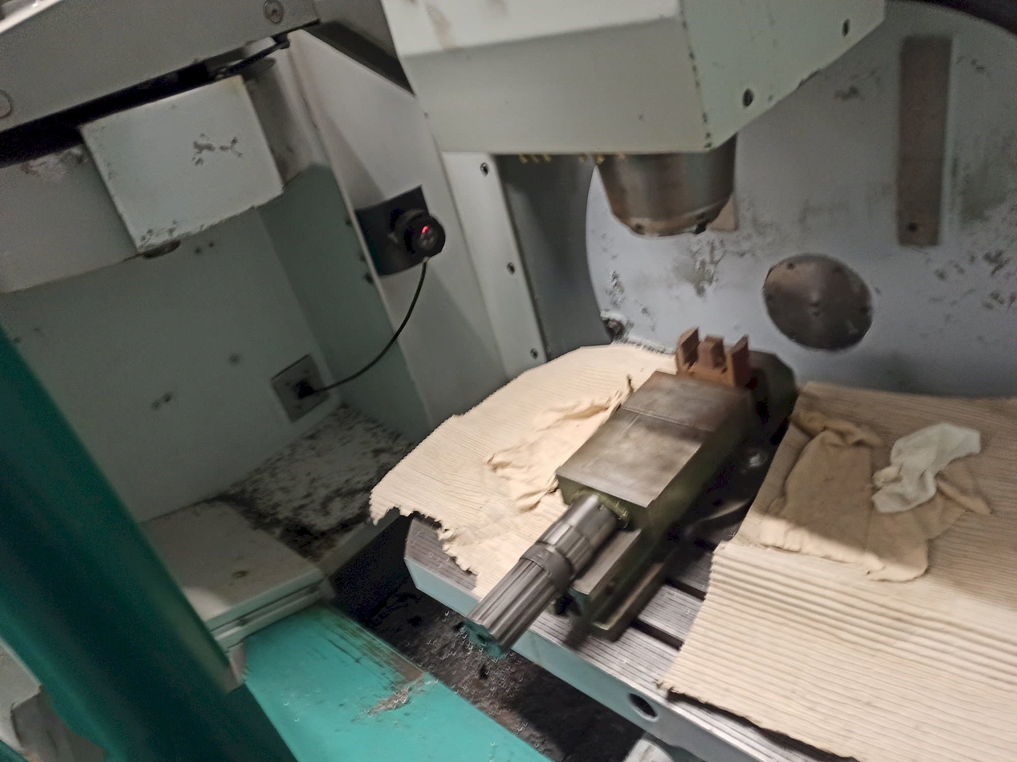 рабочее  помещени DECKEL MAHO DMU 50 T  станка