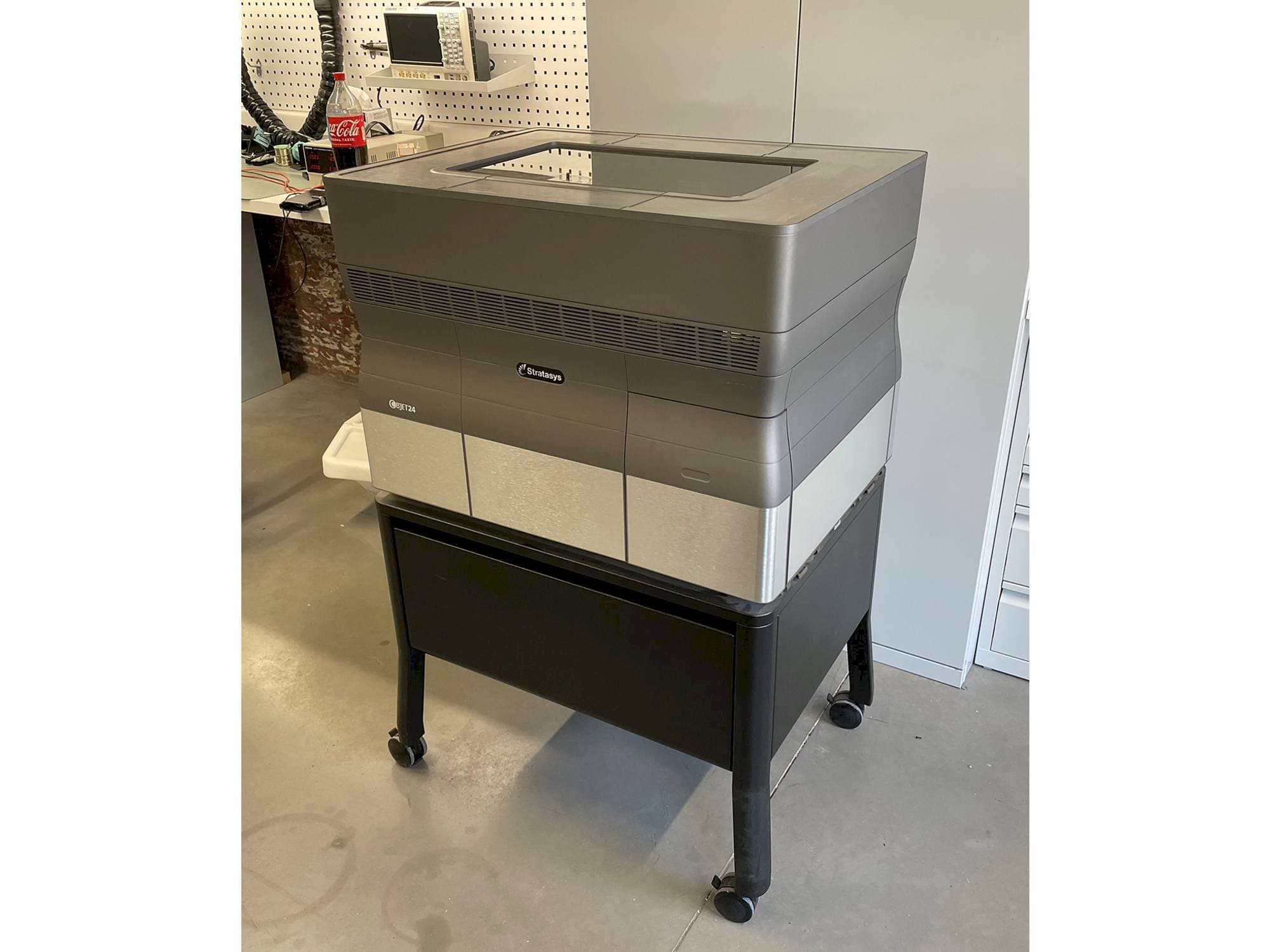 Вид станка Stratasys Objet24  спереди