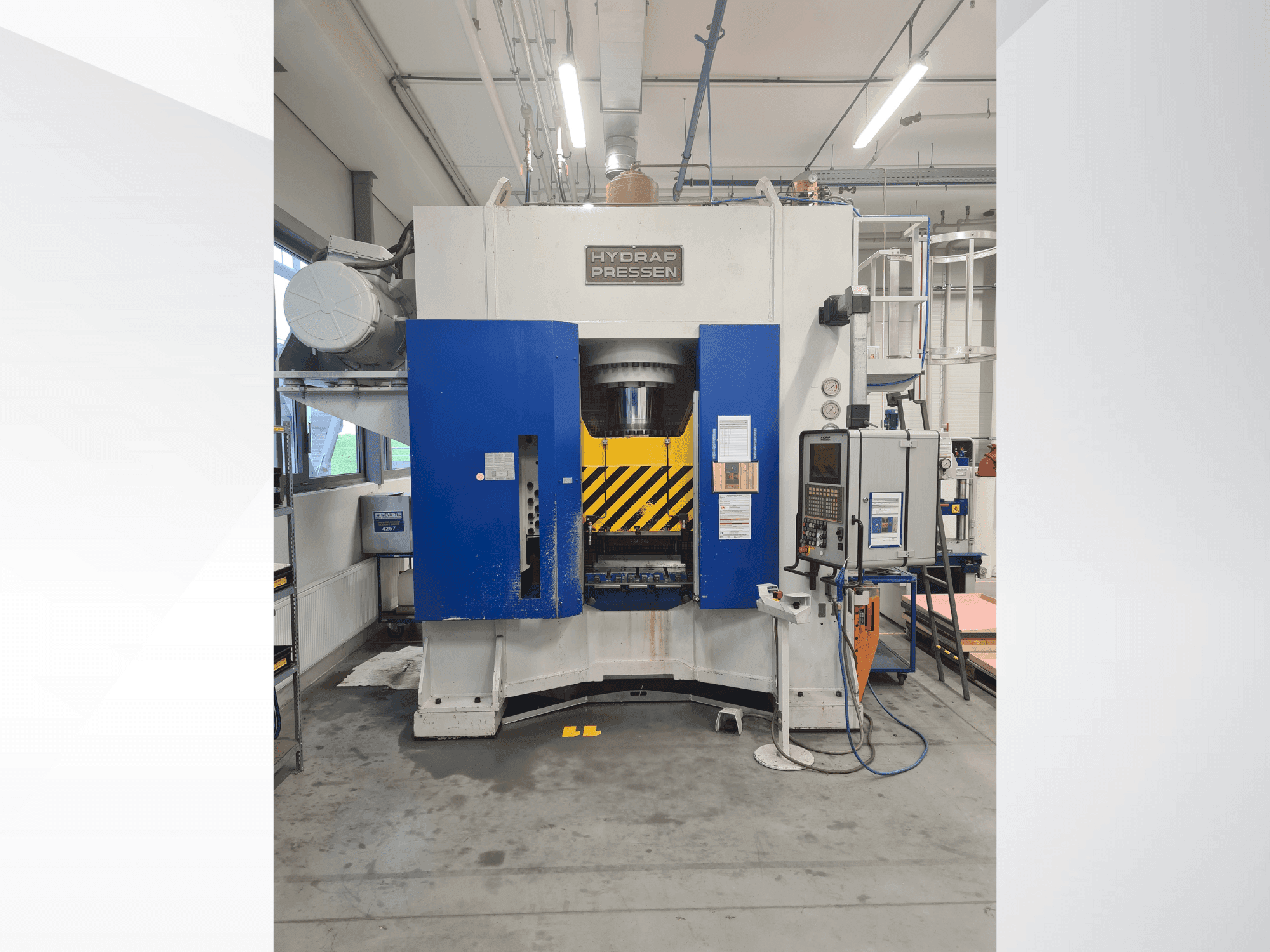 Вид станка HYDRAP HPDB 400  спереди