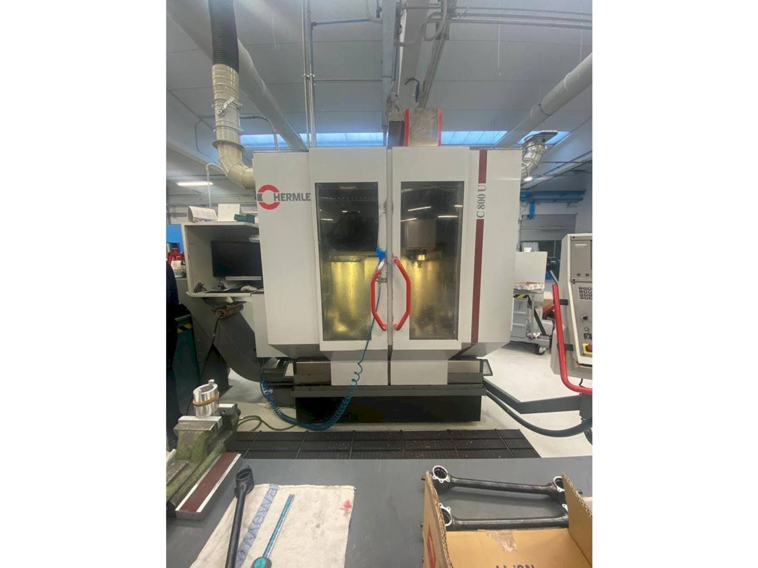 Вид станка HERMLE C800U  спереди