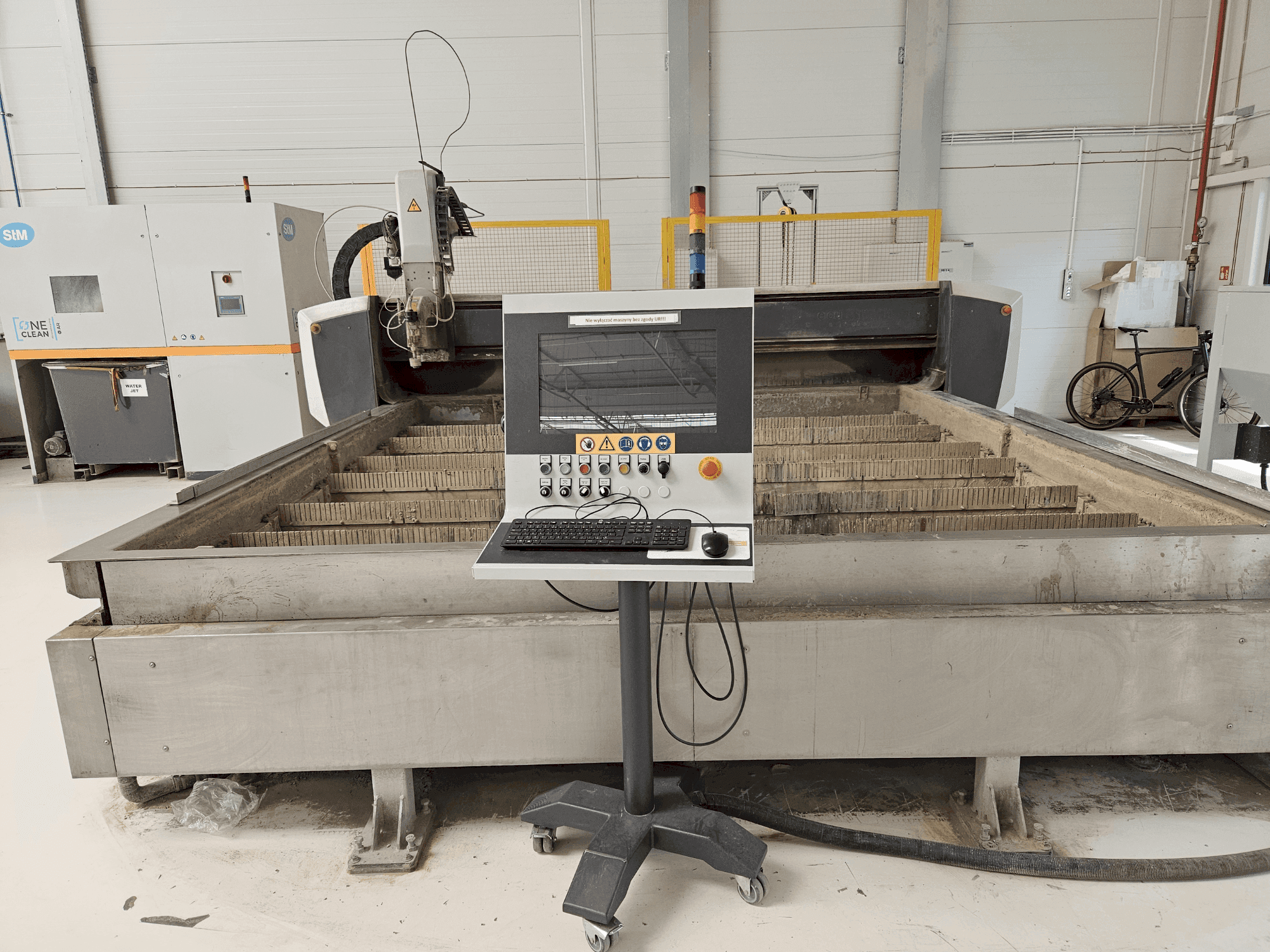 Вид станка STM WS3030 Wanne 4.2  спереди